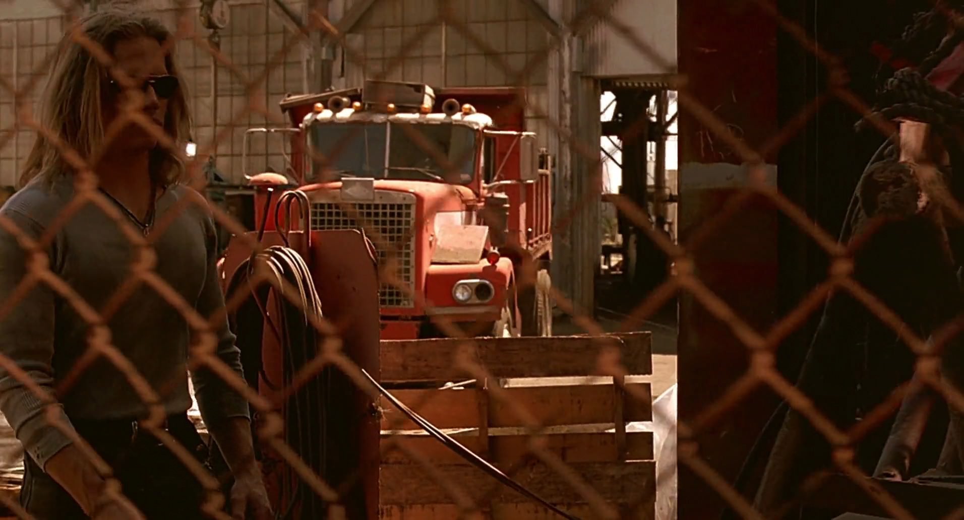 Barb Wire (1996) screencap 7935