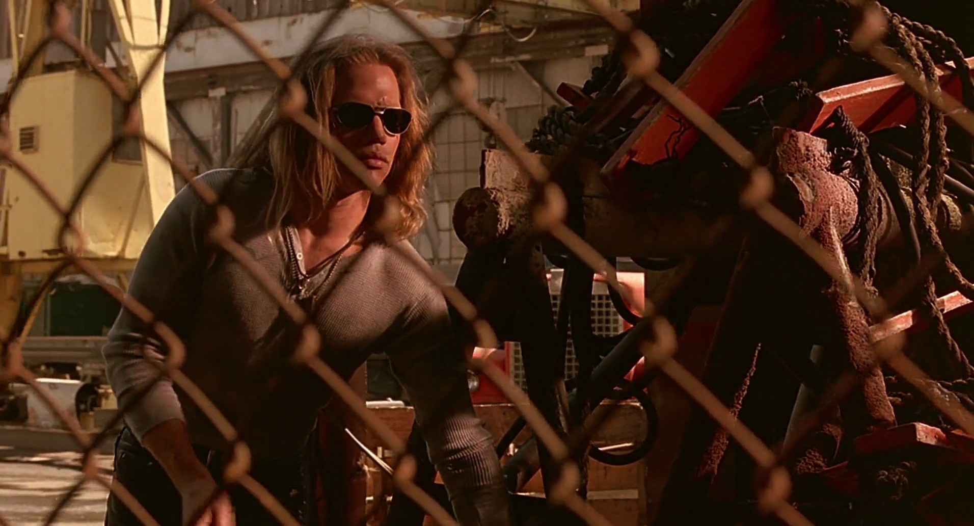 Barb Wire (1996) screencap 7947