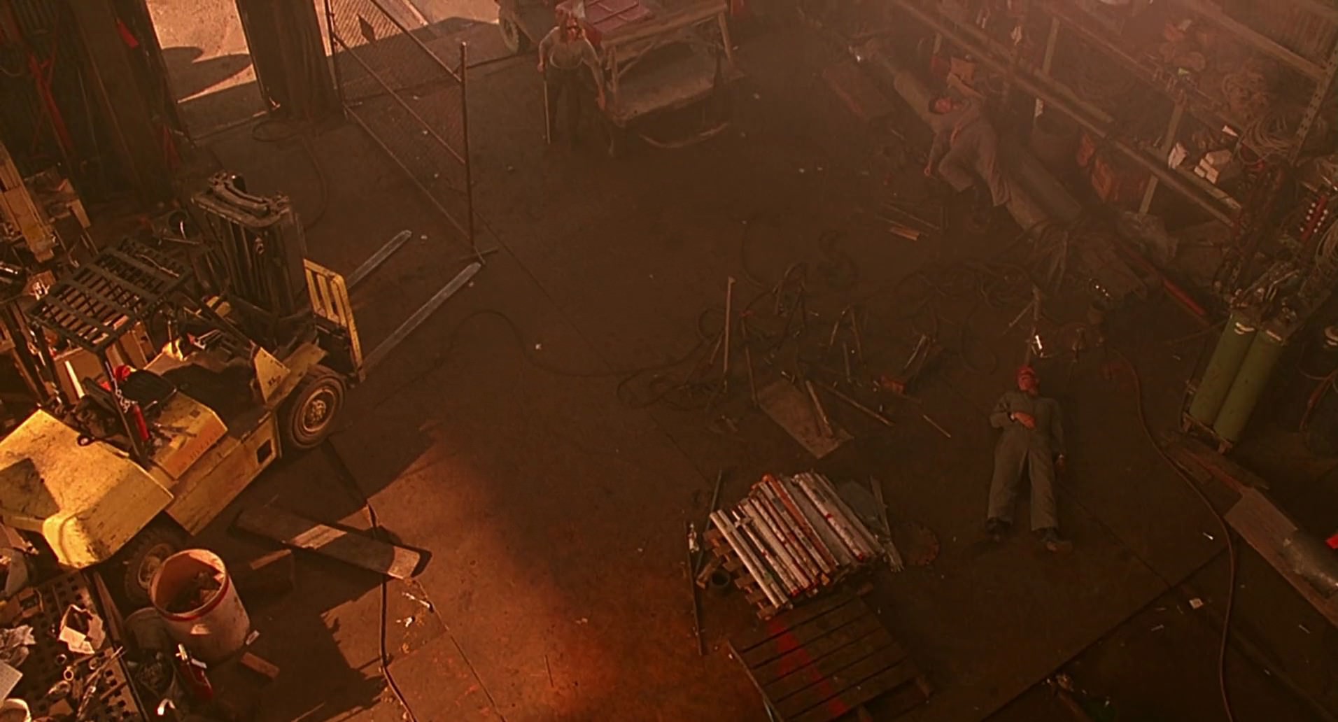 Barb Wire (1996) screencap 7965