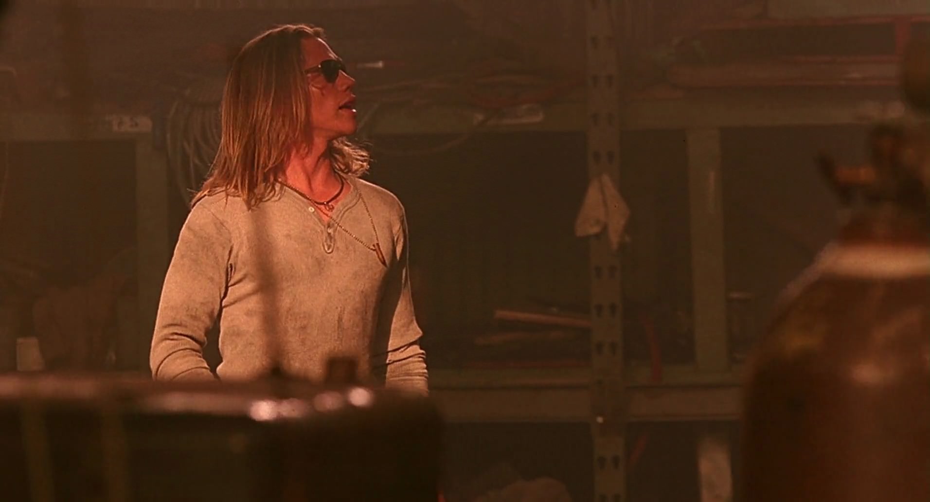Barb Wire (1996) screencap 8001
