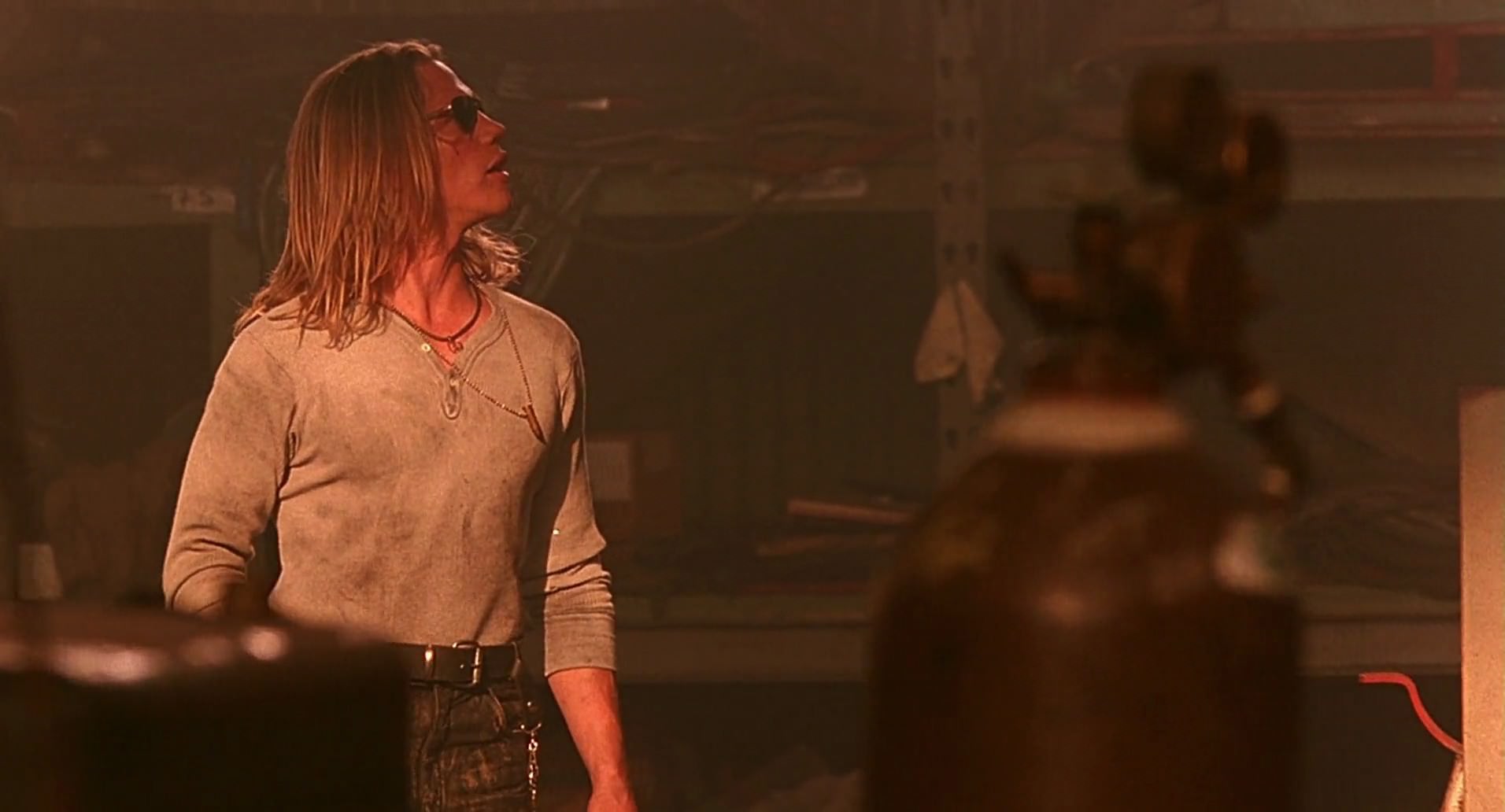 Barb Wire (1996) screencap 8004