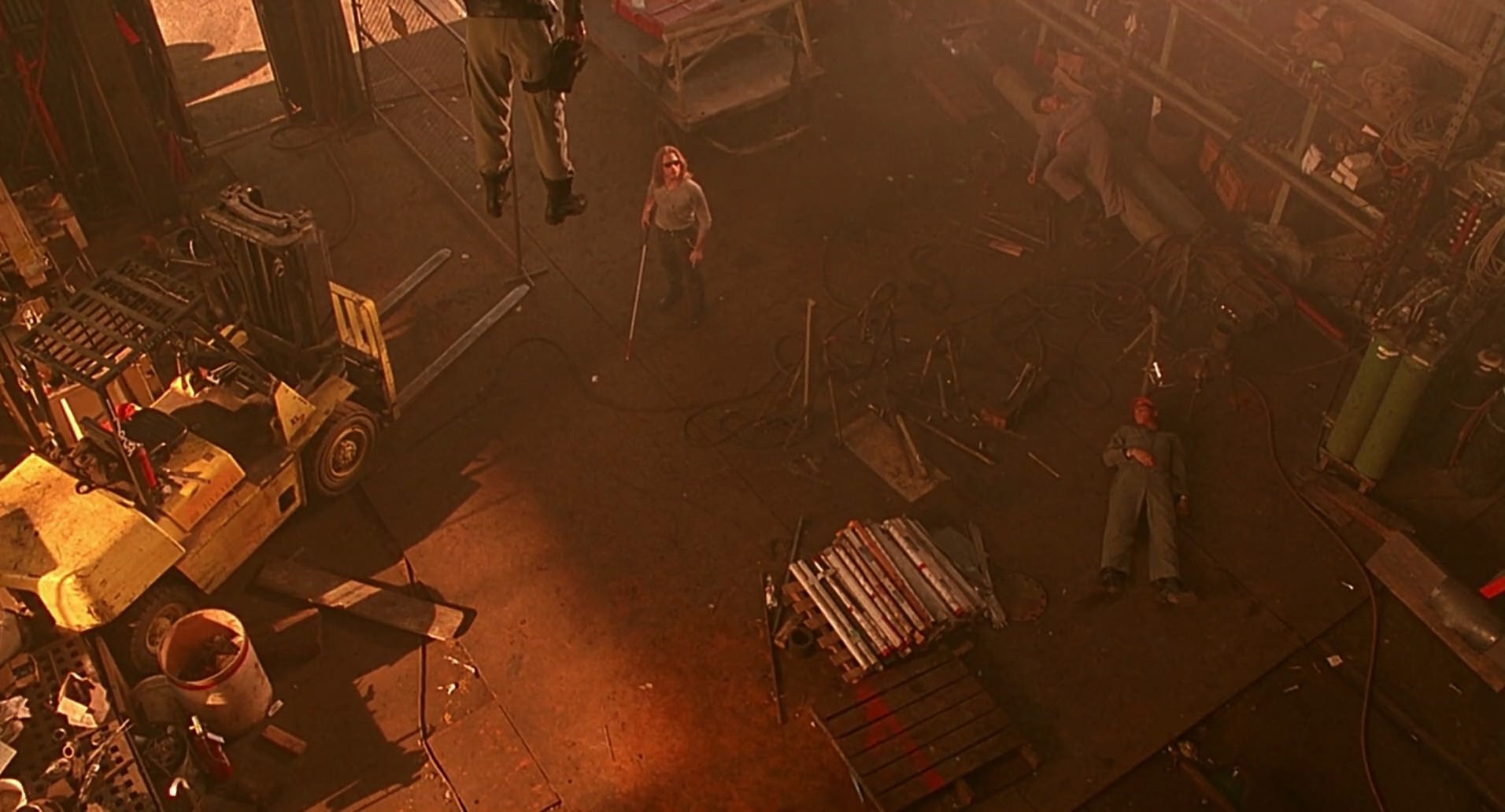 Barb Wire (1996) screencap 8022