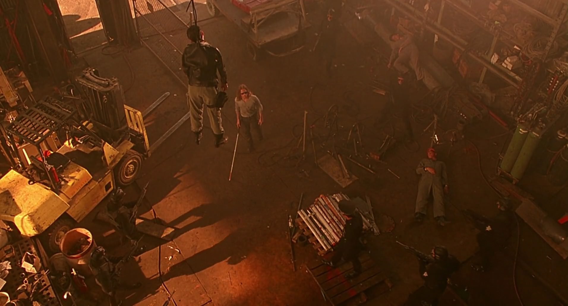 Barb Wire (1996) HD screenshot 8033