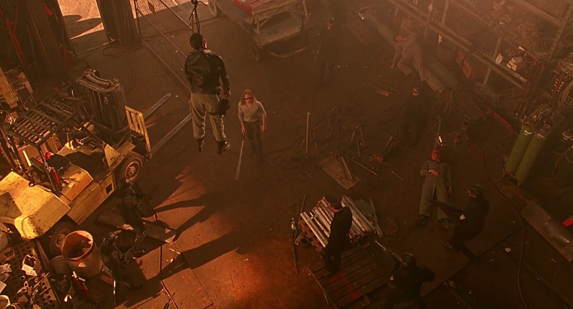 Barb Wire (1996) screencap 8034