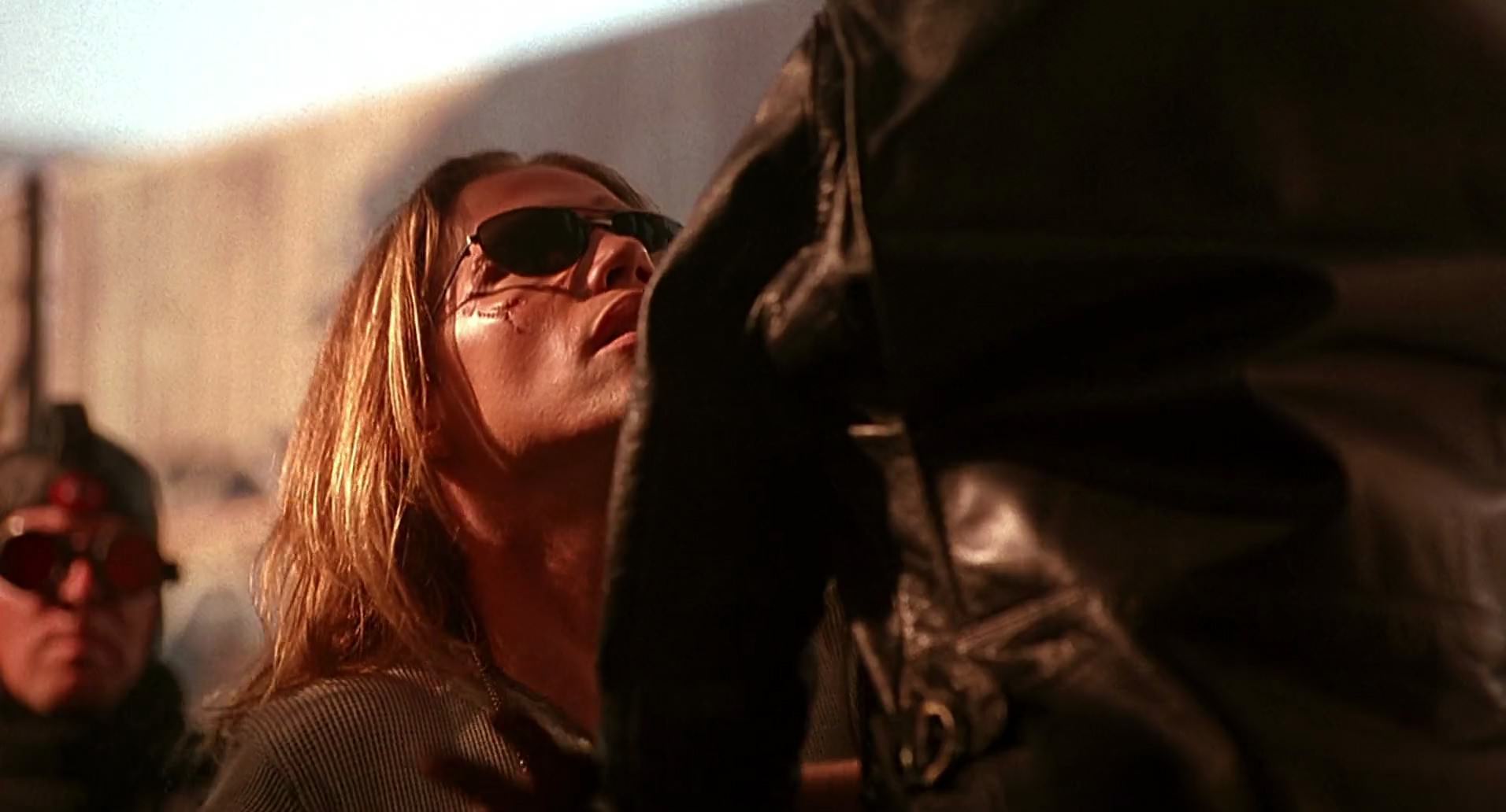 Barb Wire (1996) HD screenshot 8072