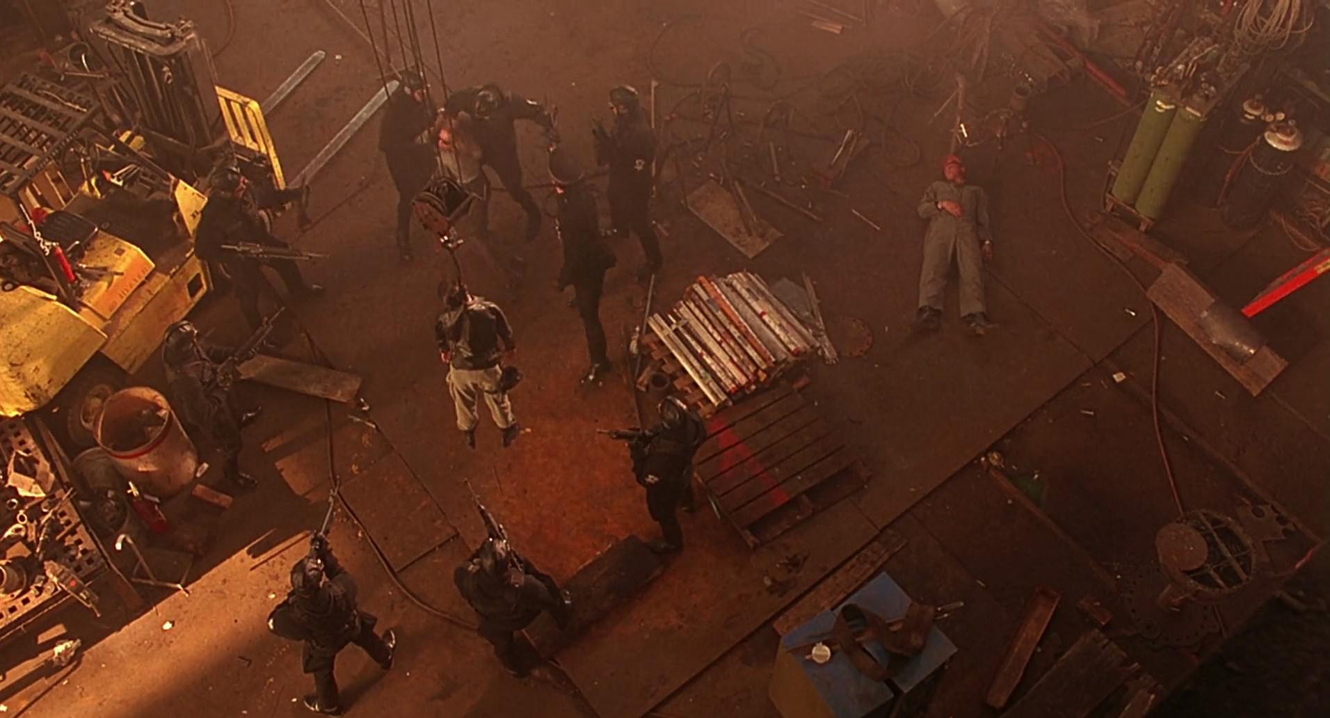 Barb Wire (1996) screencap 8085