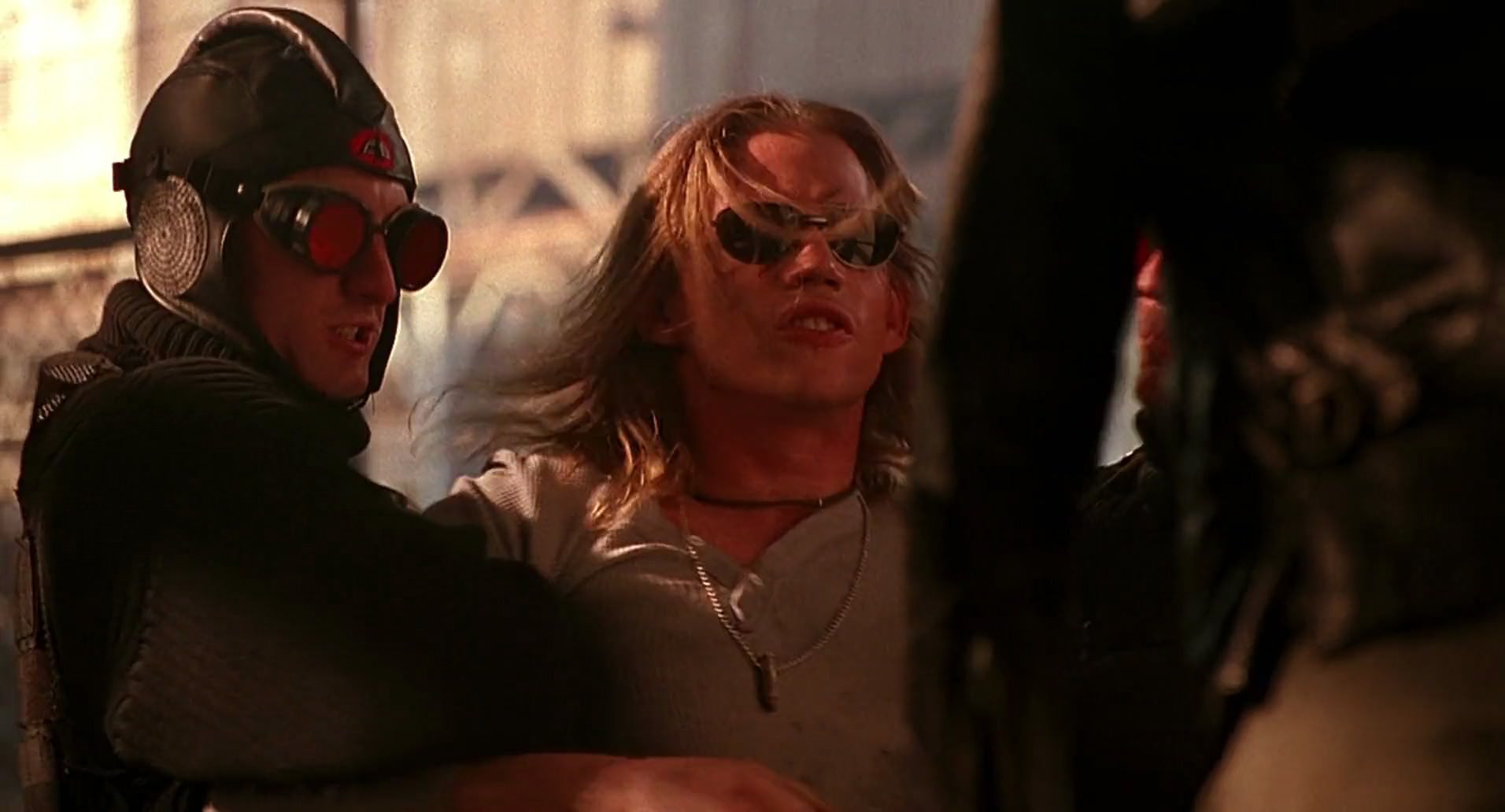 Barb Wire (1996) HD screenshot 8093