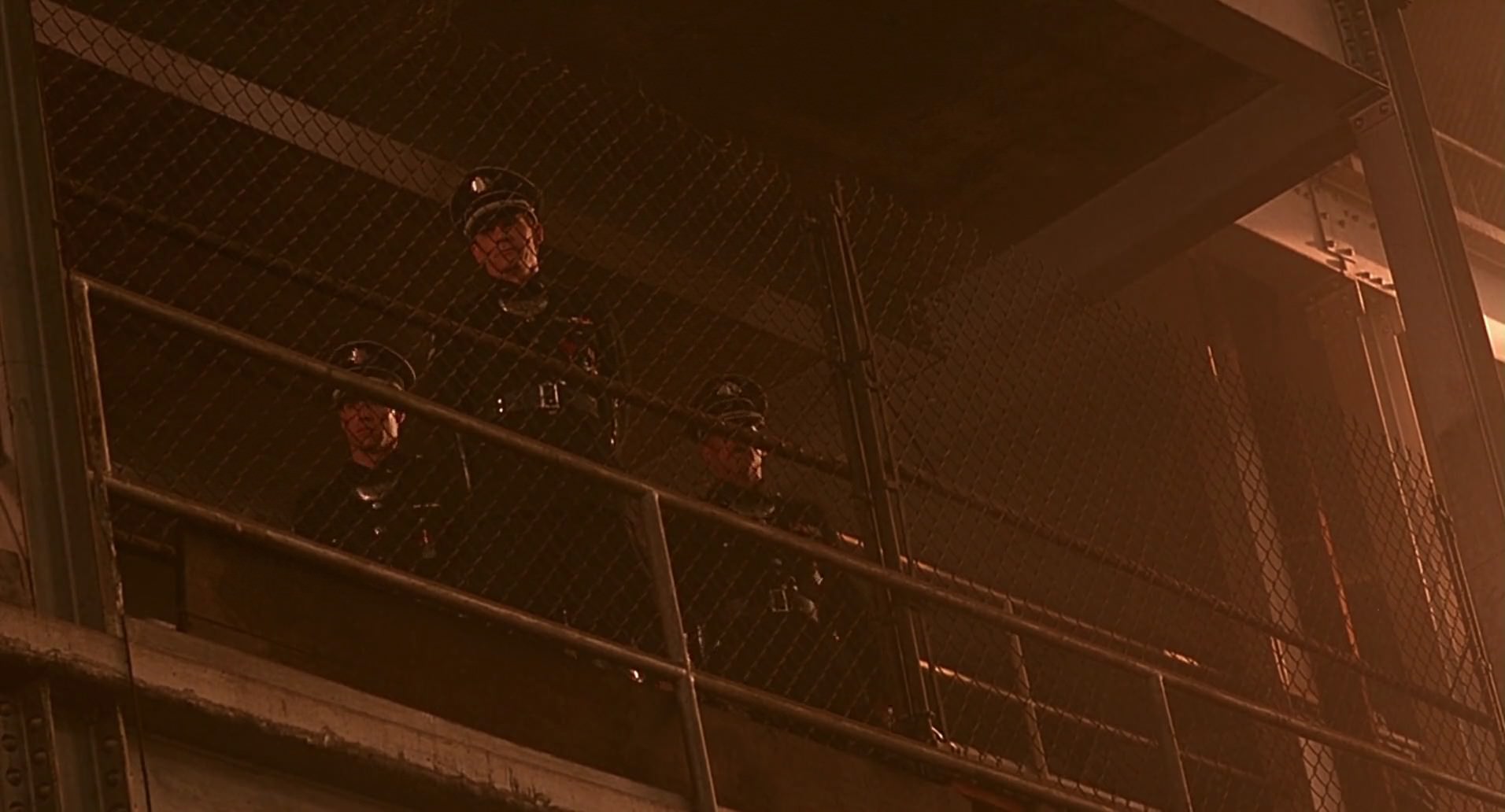 Barb Wire (1996) screencap 8106