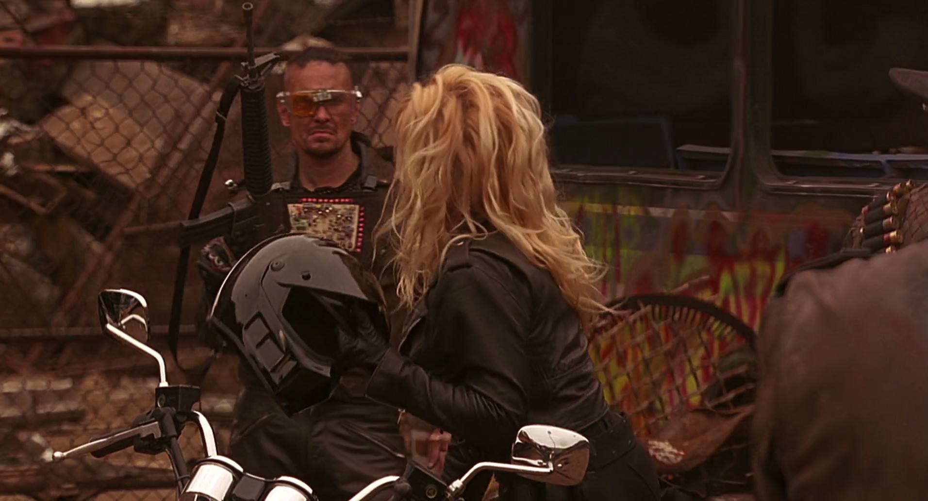 Barb Wire (1996) screencap 8205
