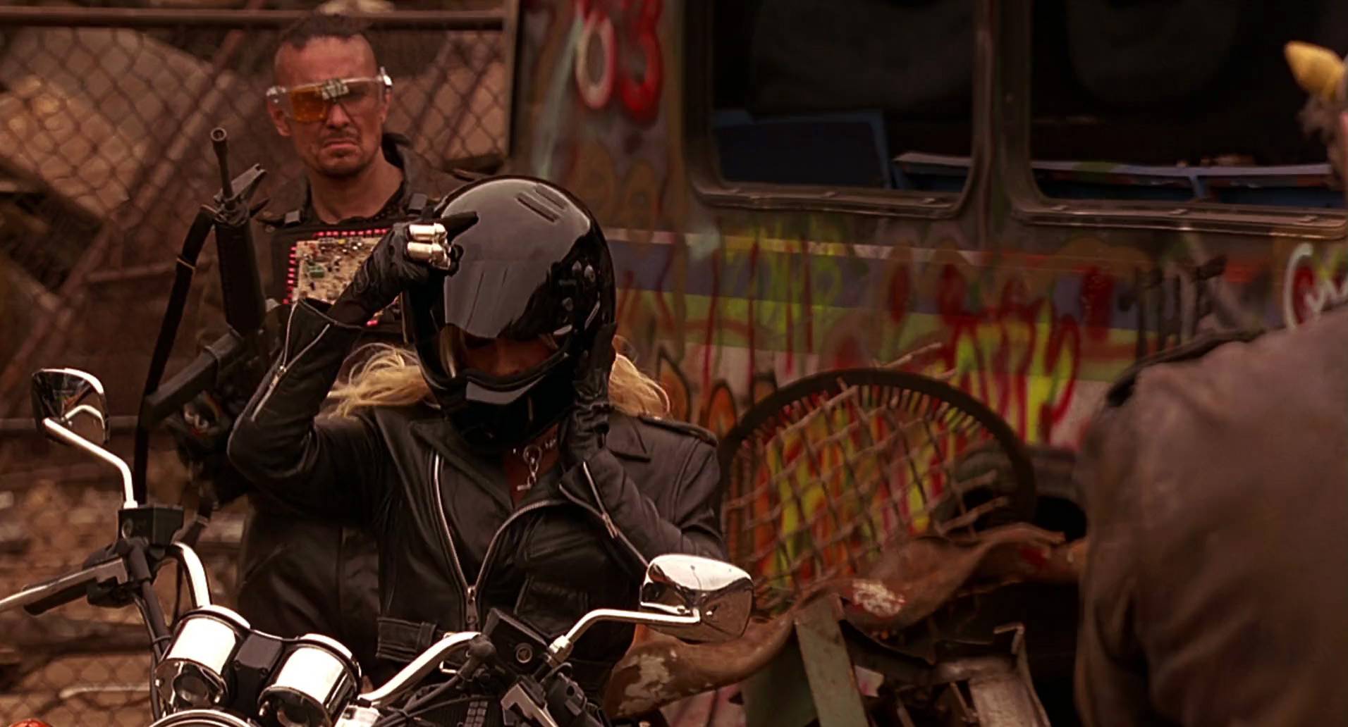 Barb Wire (1996) HD screenshot 8216