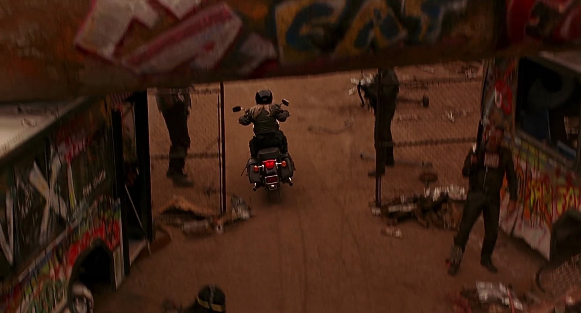 Barb Wire (1996) screencap 8226