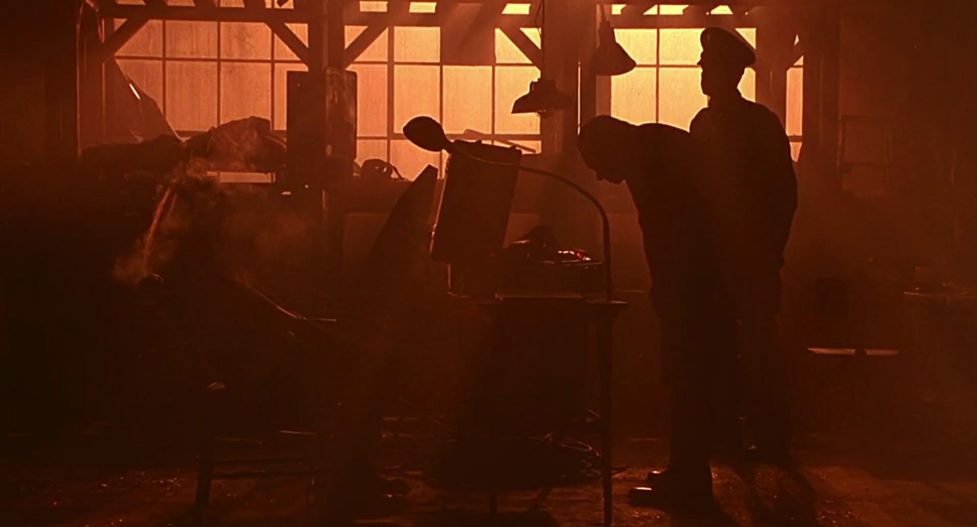 Barb Wire (1996) HD screenshot 8237
