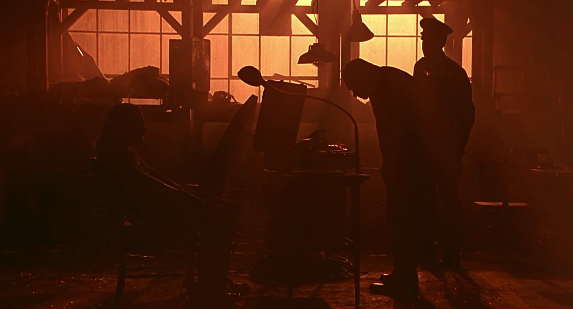 Barb Wire (1996) screencap 8250