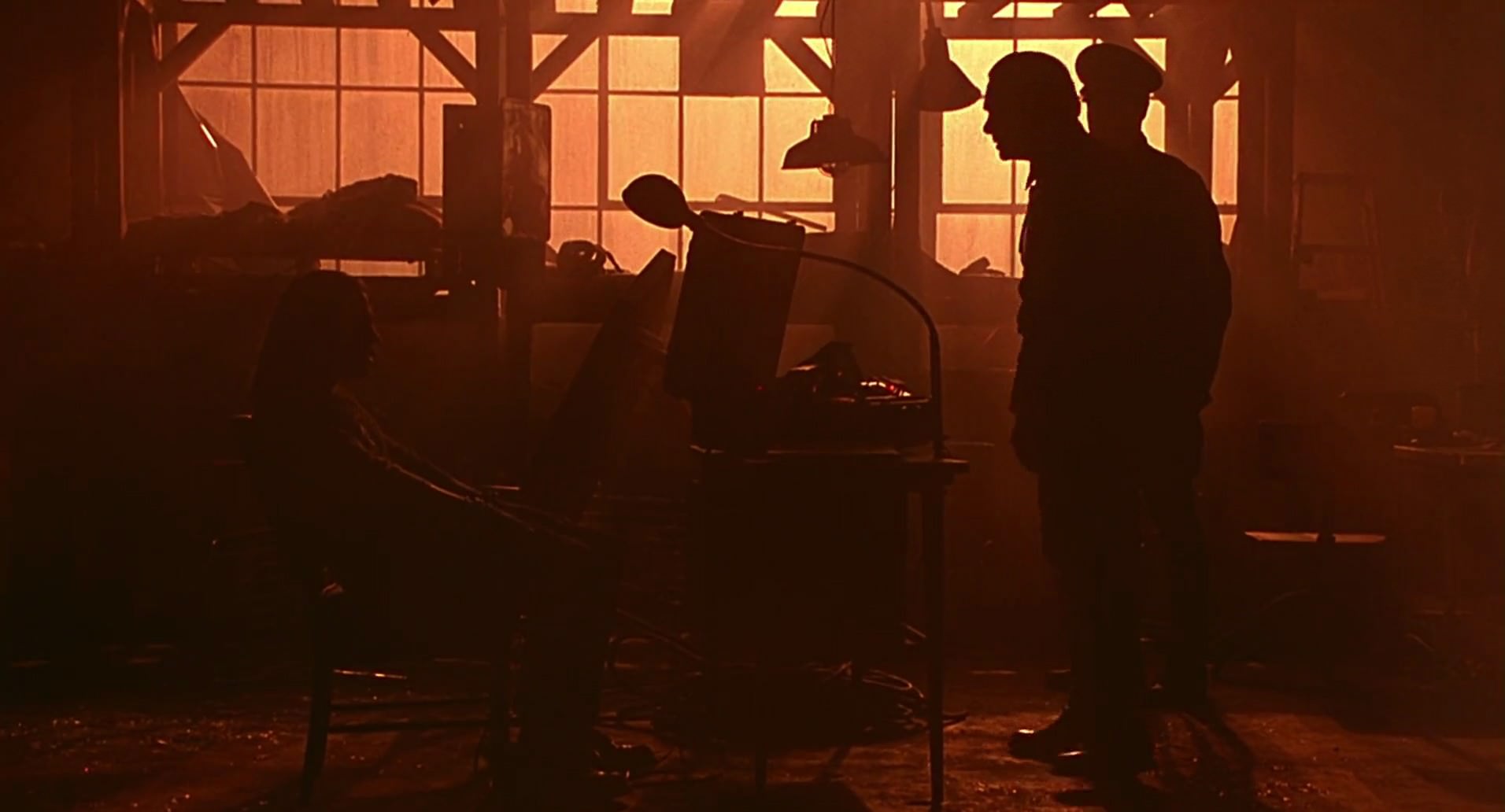 Barb Wire (1996) HD screenshot 8255