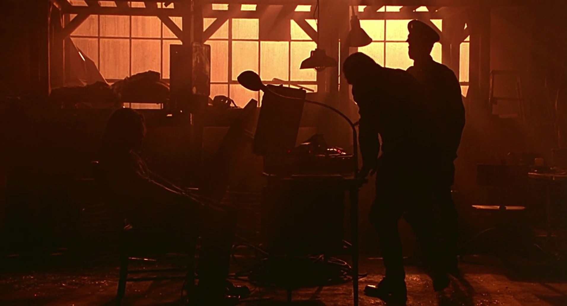 Barb Wire (1996) screencap 8280