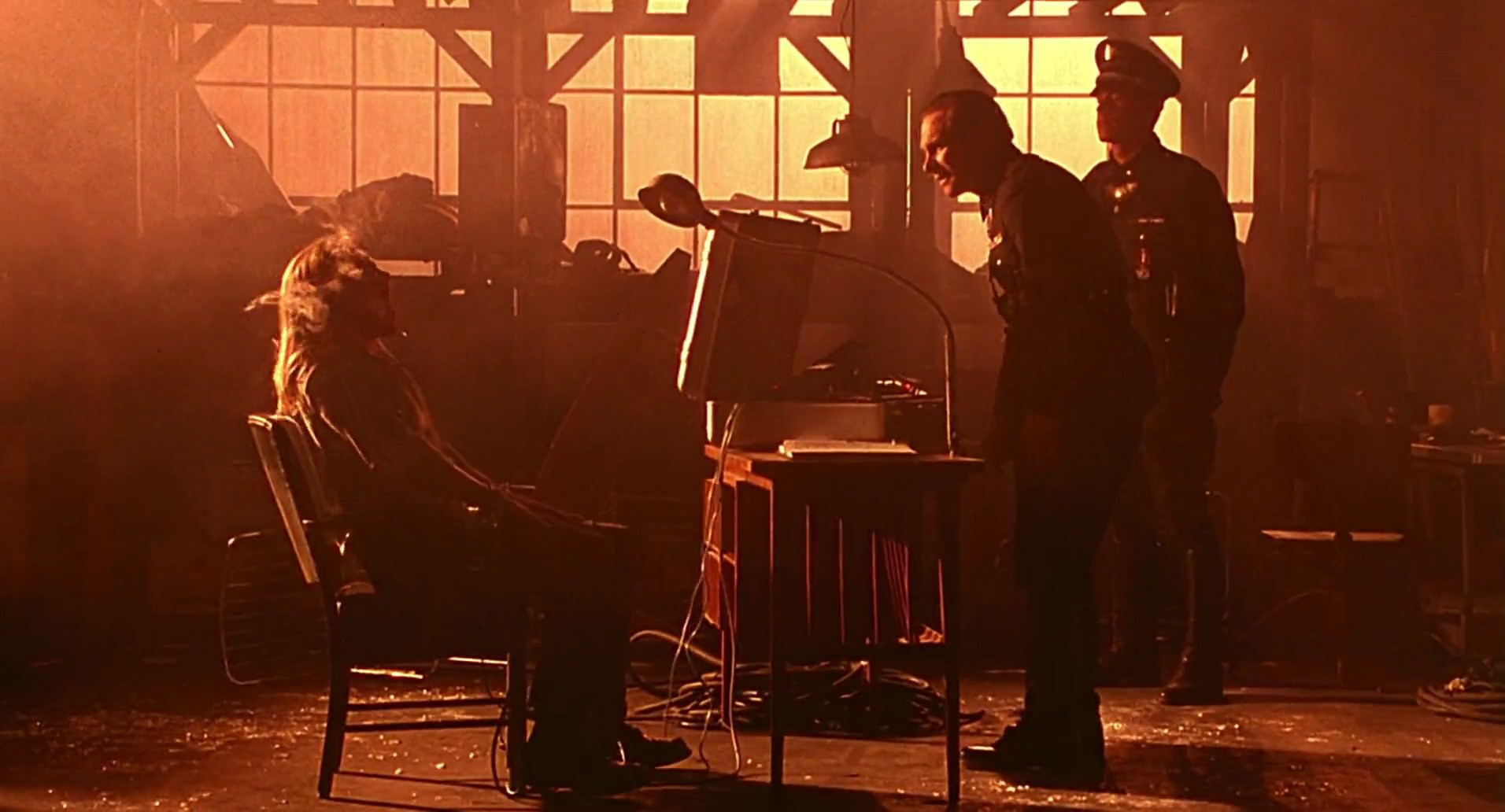 Barb Wire (1996) screencap 8286