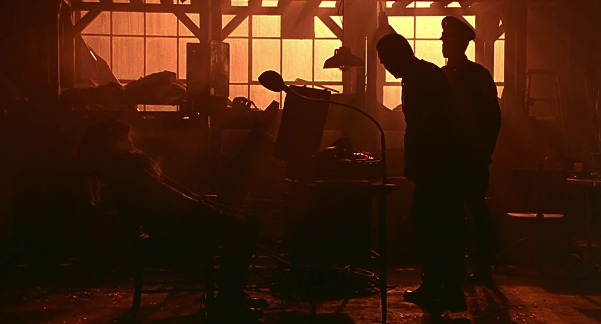 Barb Wire (1996) screencap 8292
