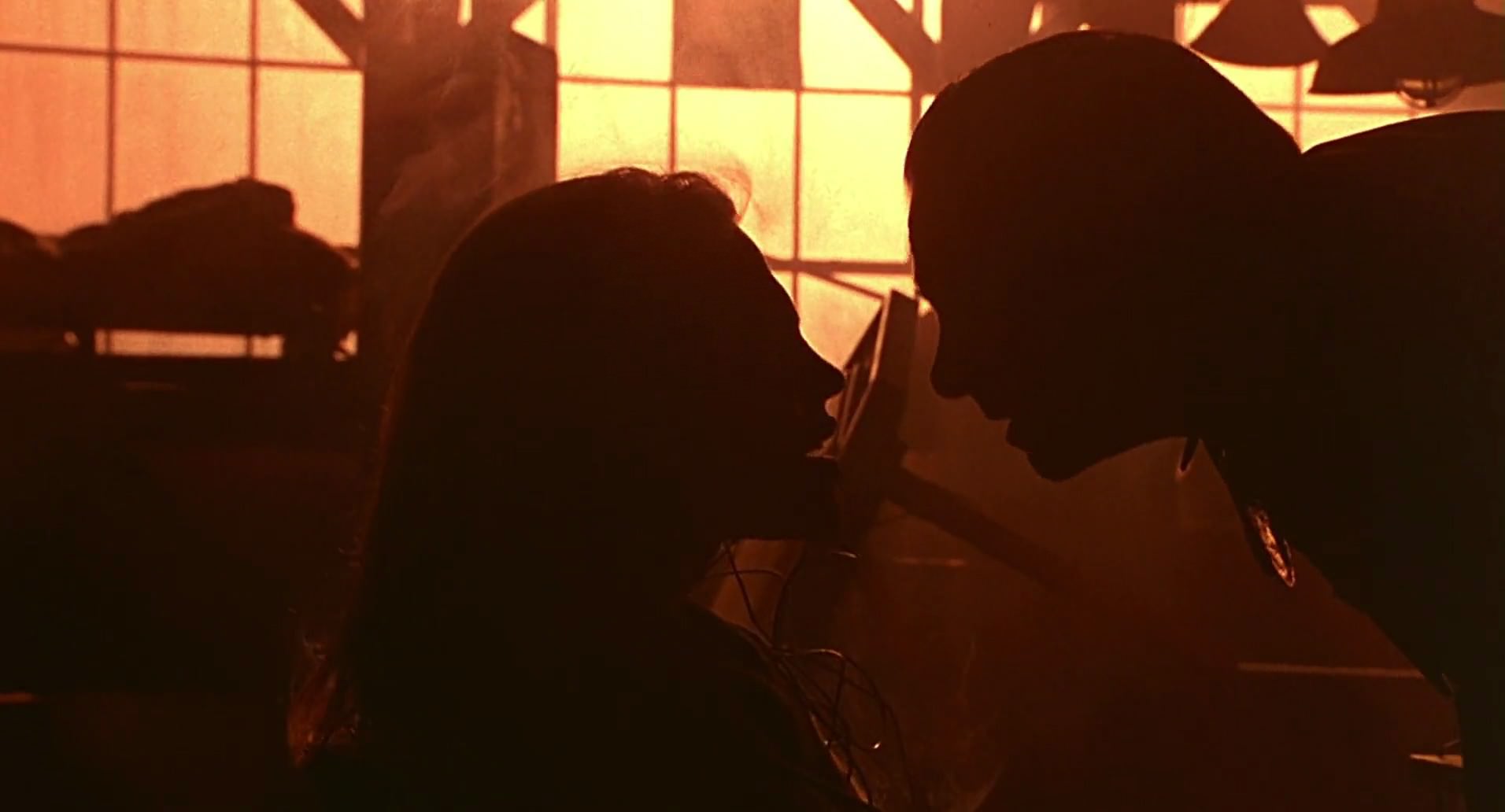 Barb Wire (1996) screencap 8301