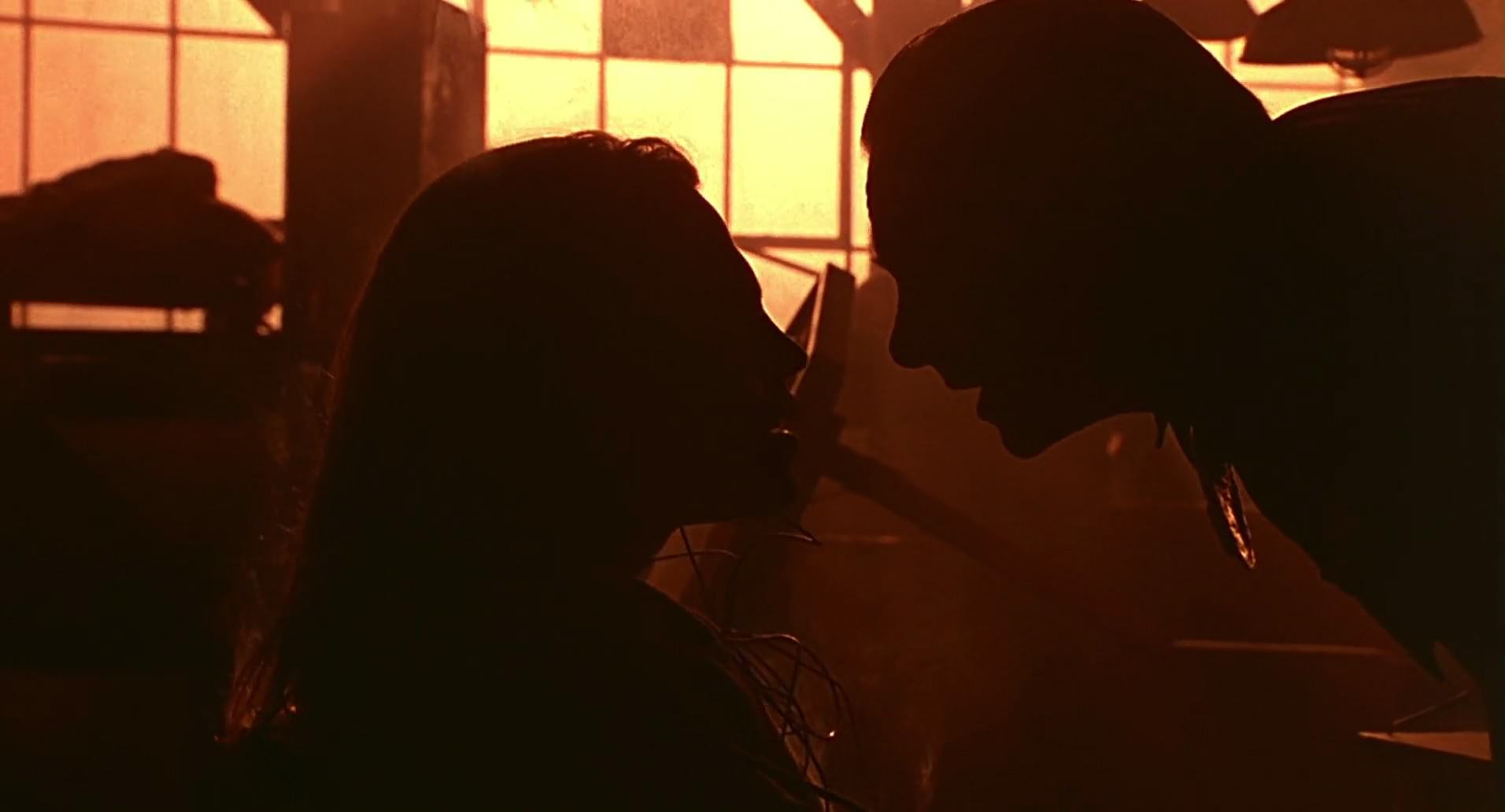 Barb Wire (1996) screencap 8304