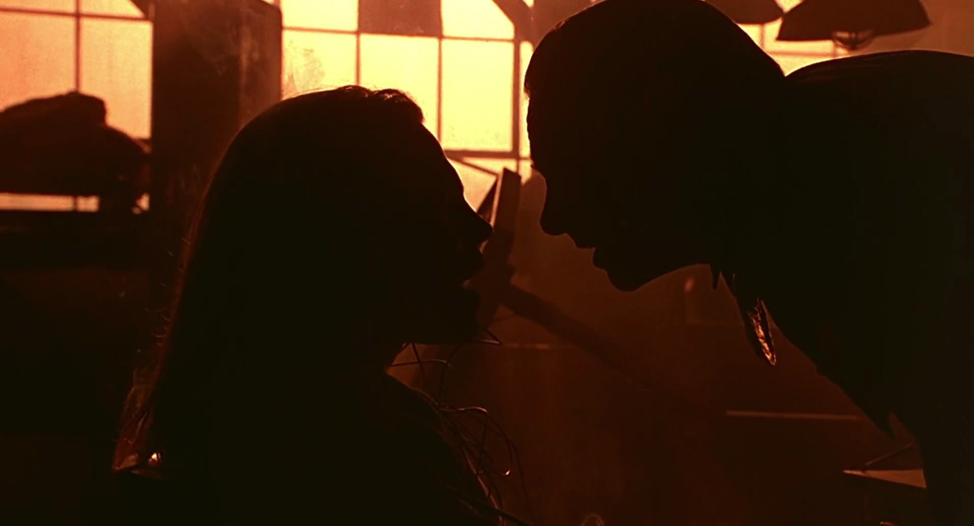 Barb Wire (1996) screencap 8307