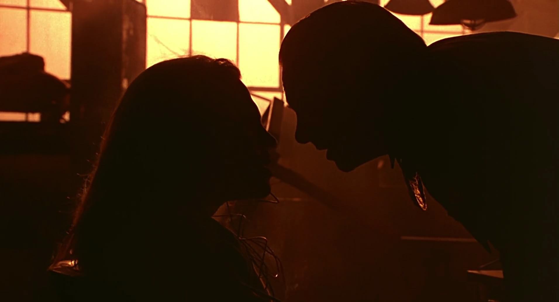Barb Wire (1996) screencap 8313