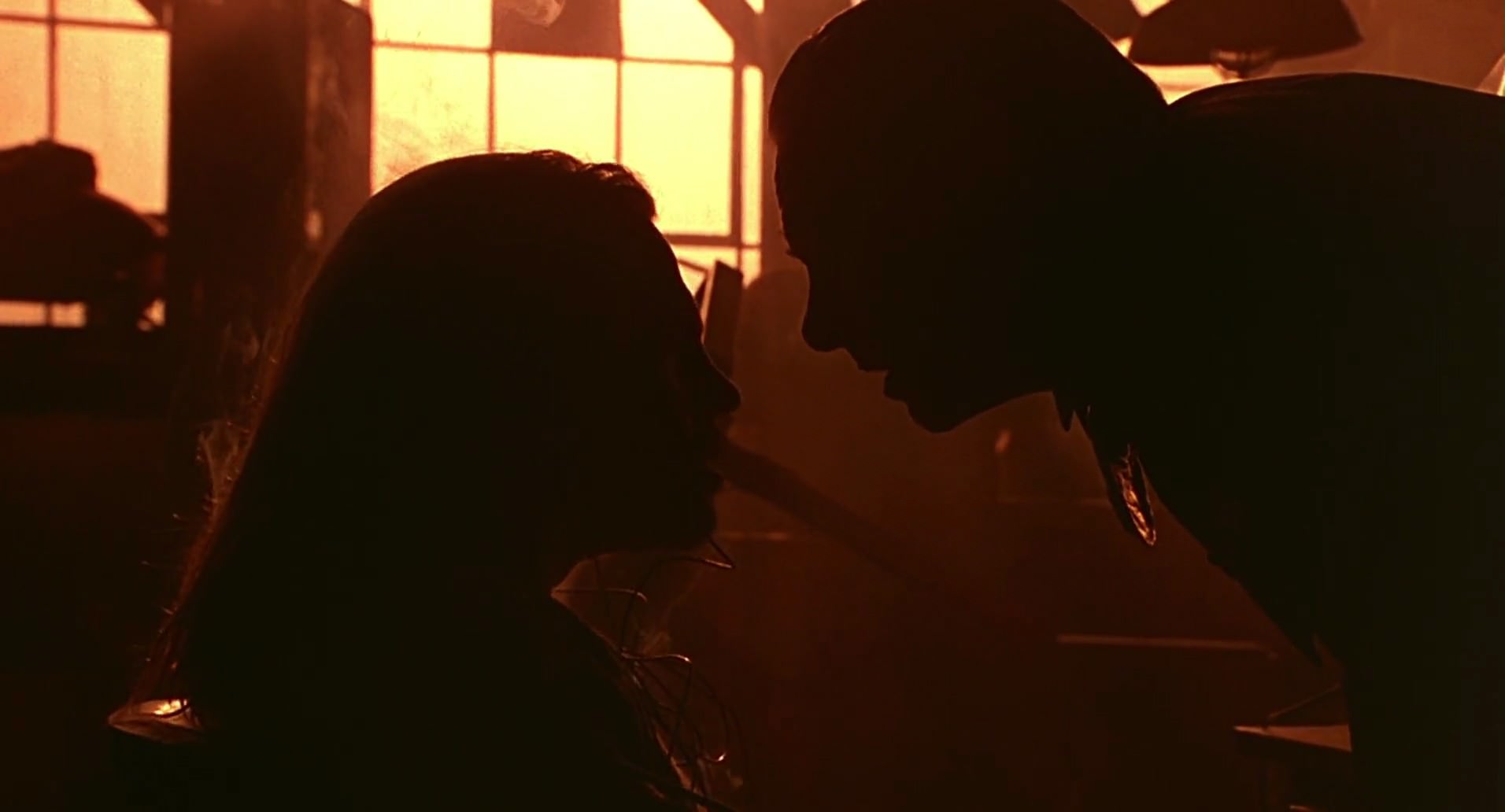 Barb Wire (1996) screencap 8316