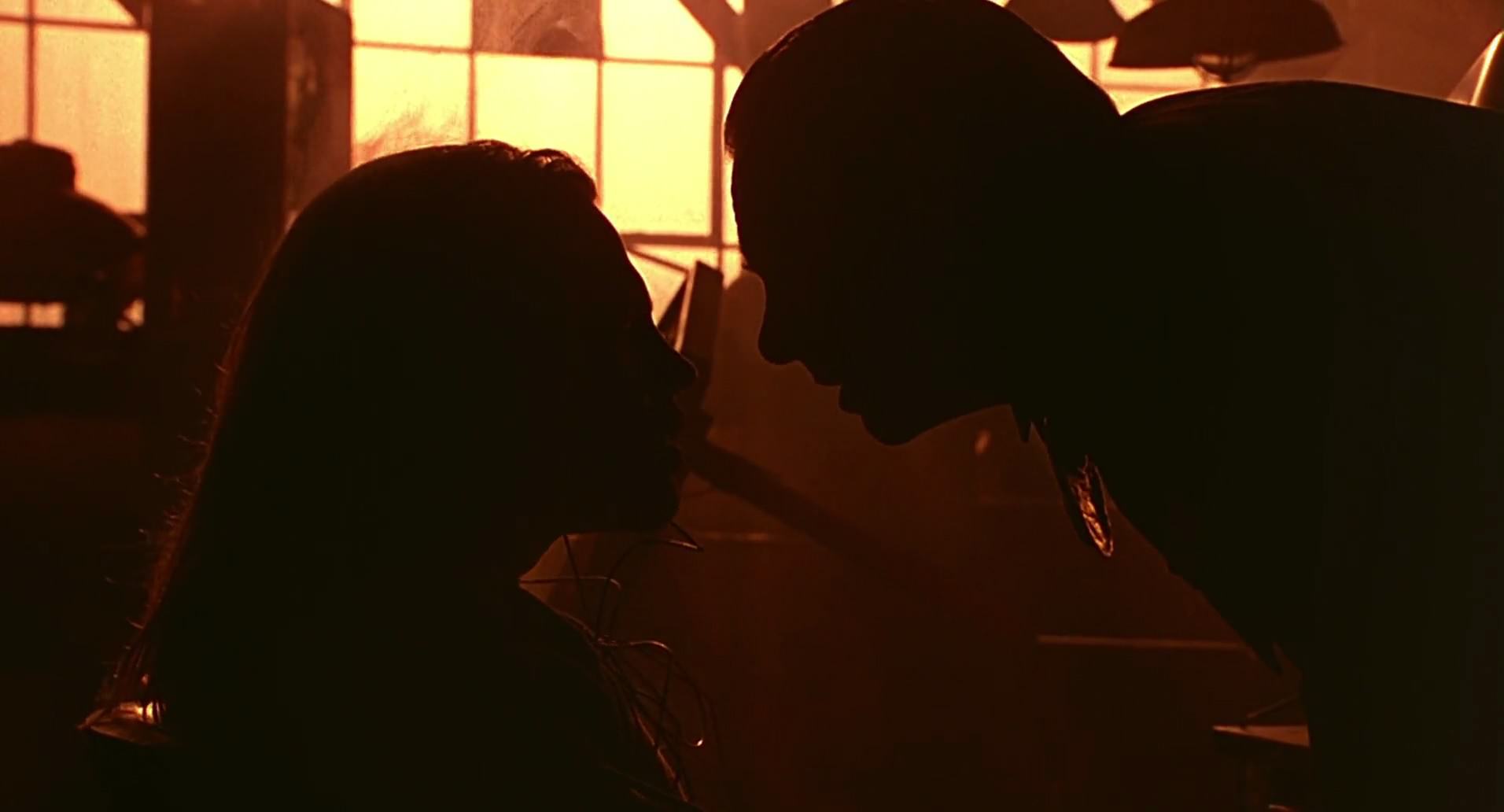 Barb Wire (1996) screencap 8319
