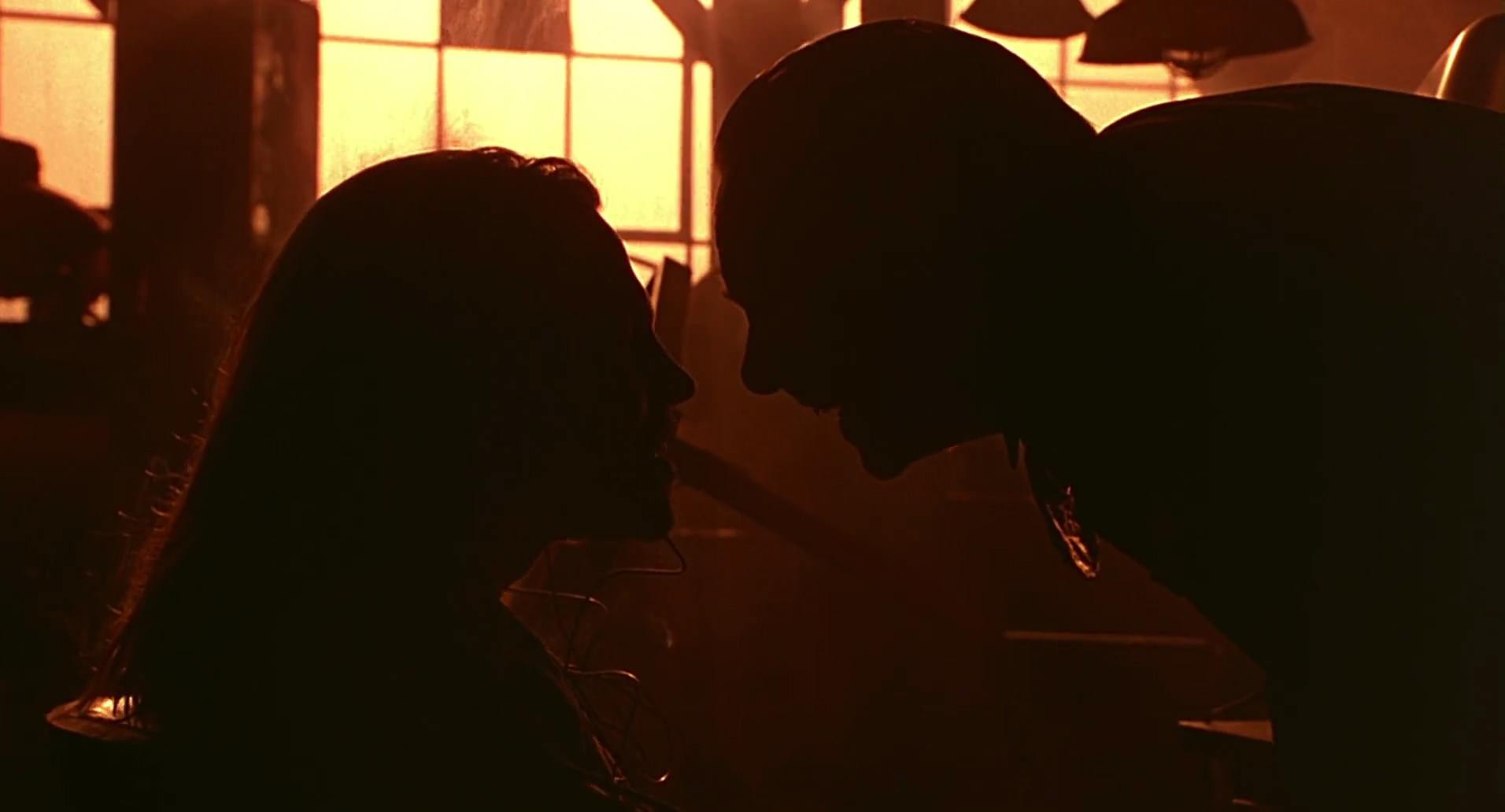 Barb Wire (1996) screencap 8328
