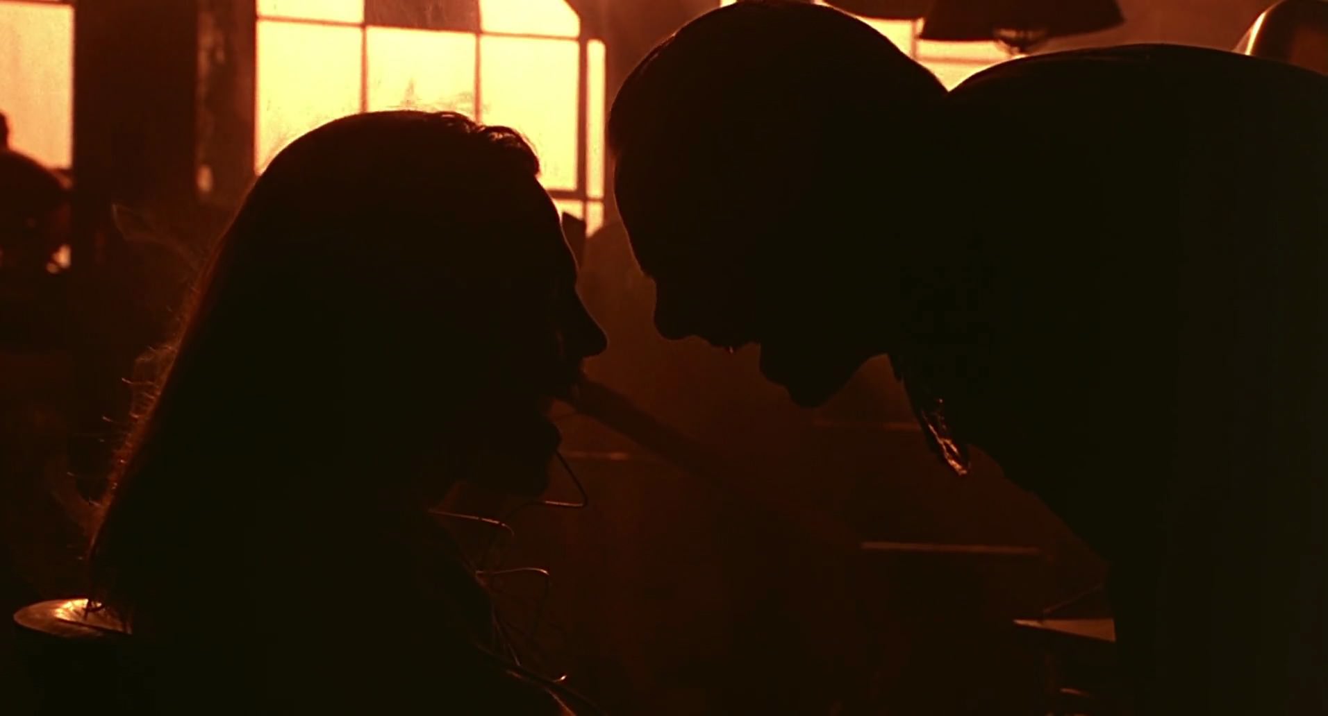 Barb Wire (1996) screencap 8337