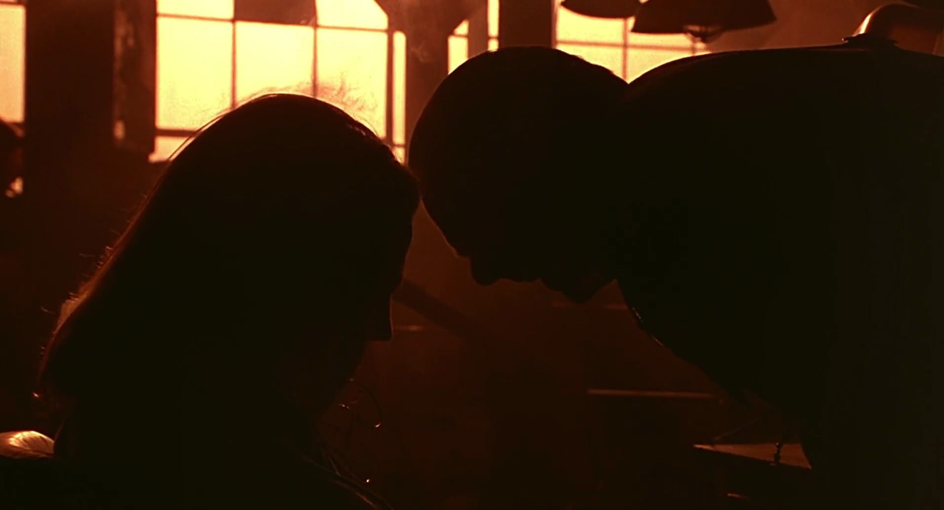 Barb Wire (1996) screencap 8349