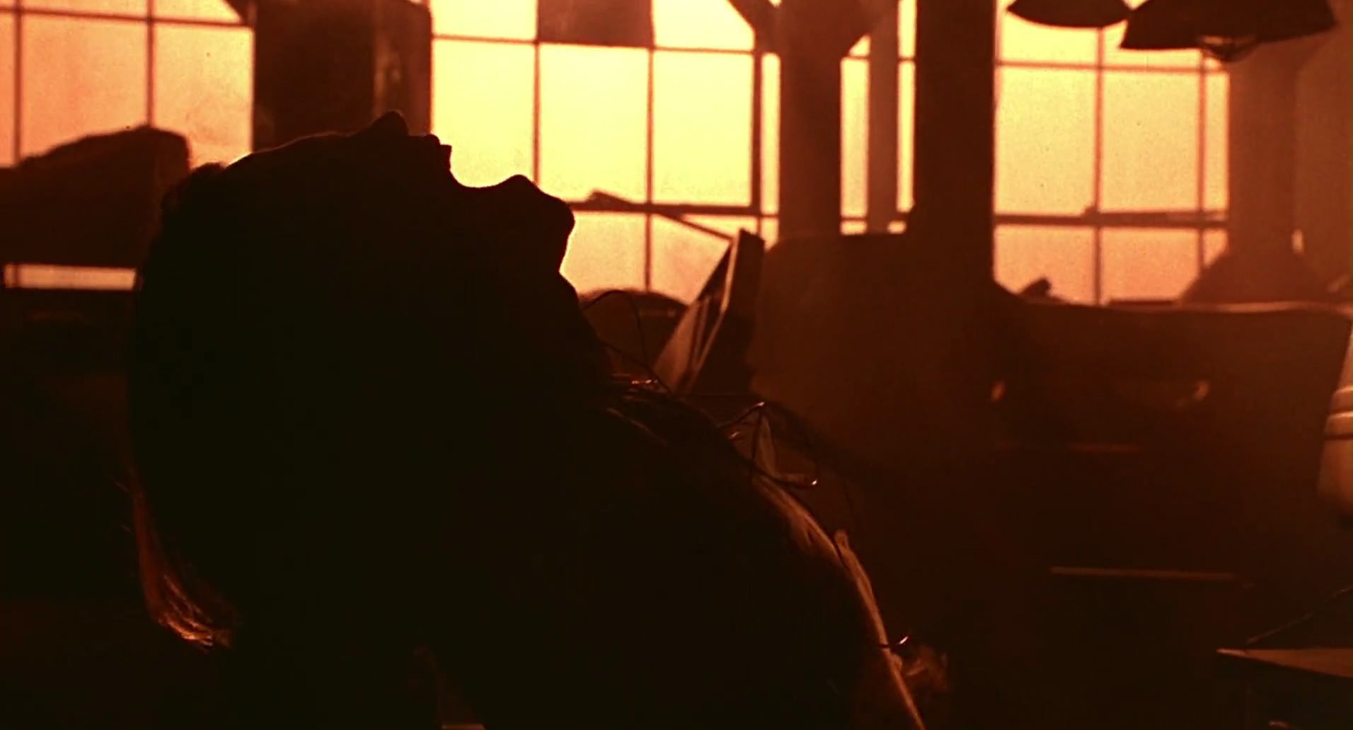 Barb Wire (1996) screencap 8355