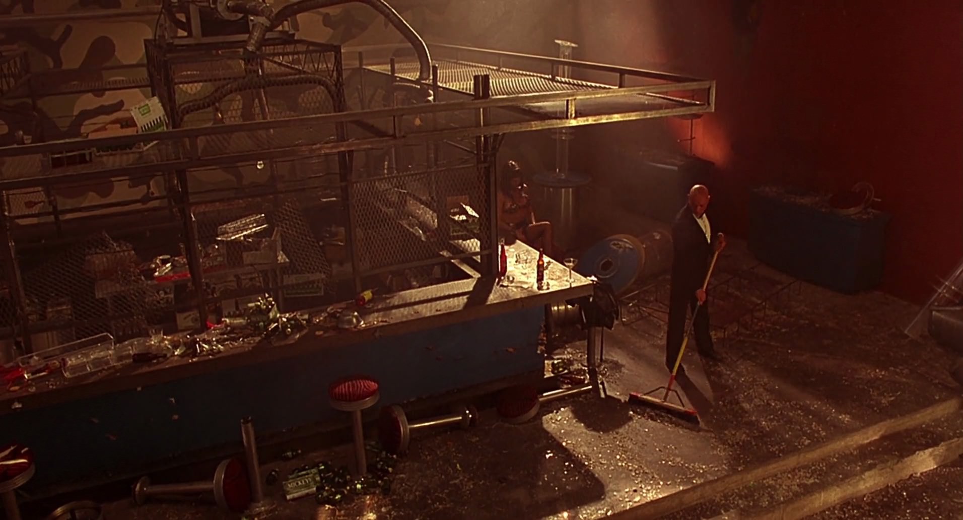 Barb Wire (1996) HD screenshot 8381