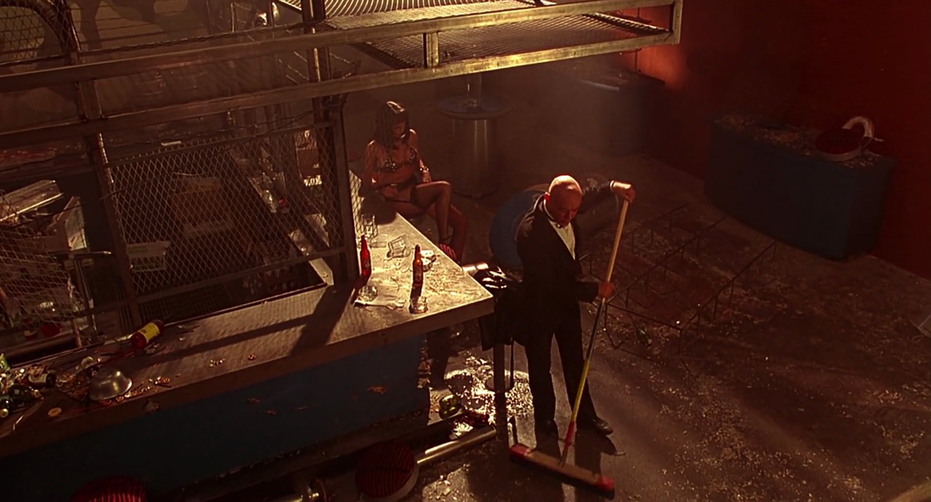 Barb Wire (1996) HD screenshot 8405