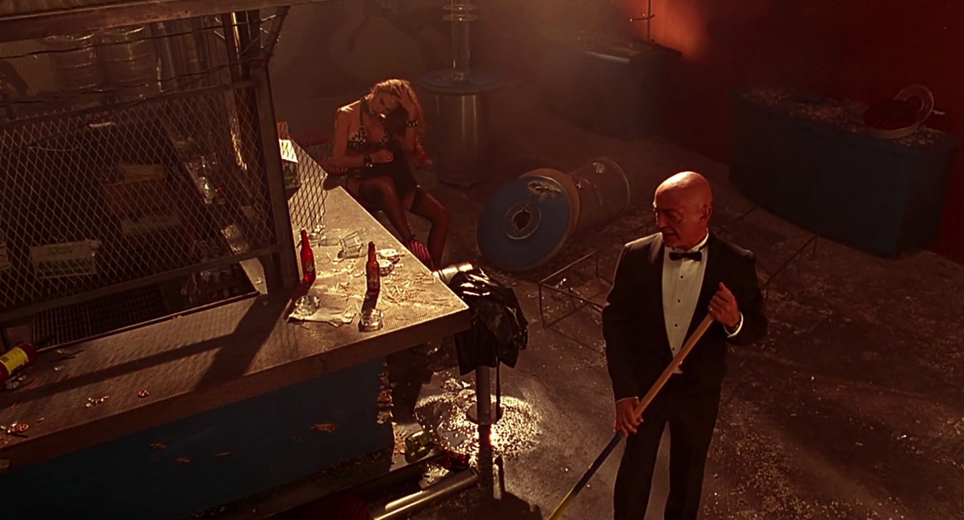 Barb Wire (1996) screencap 8412
