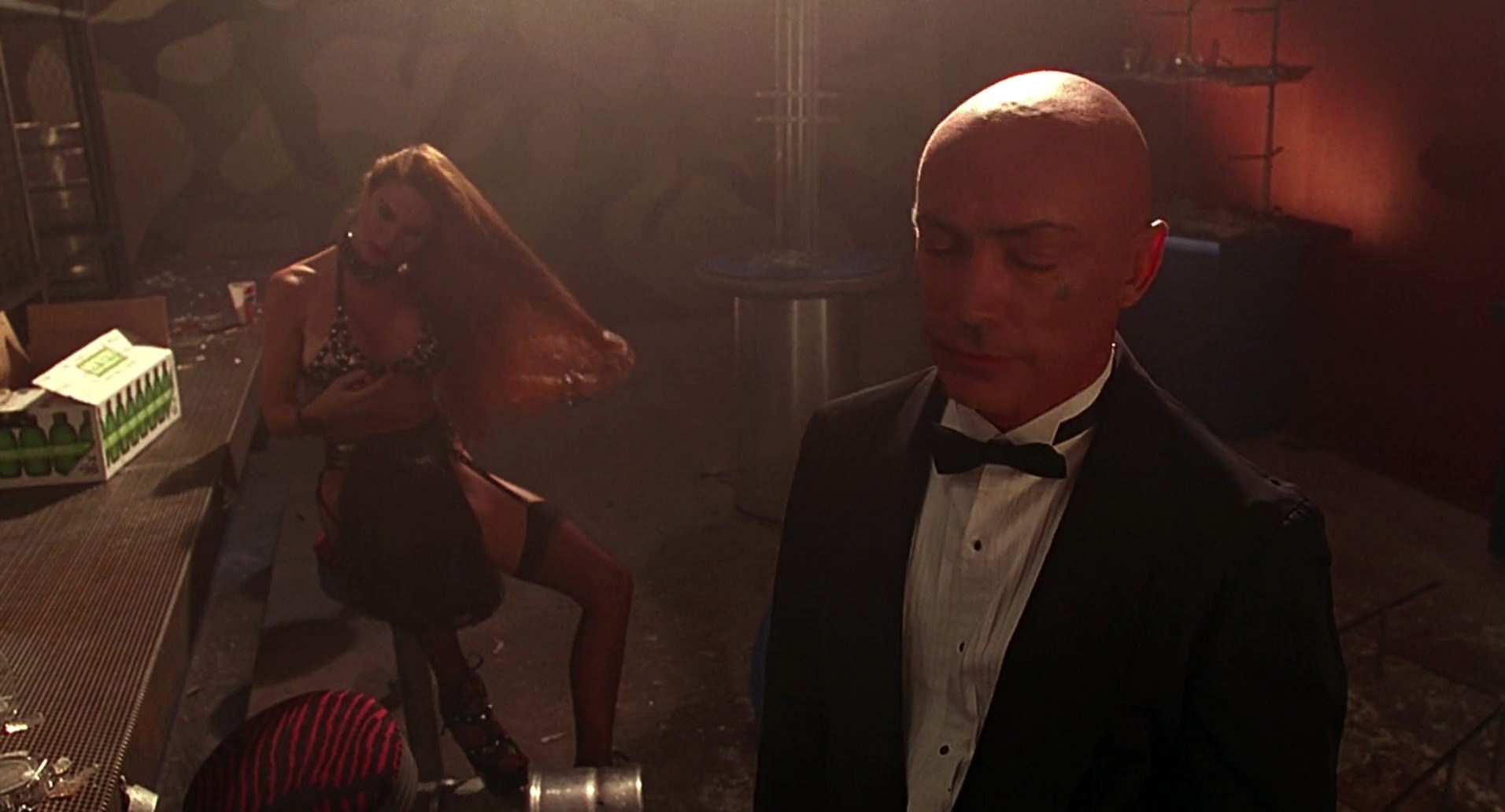 Barb Wire (1996) screencap 8418