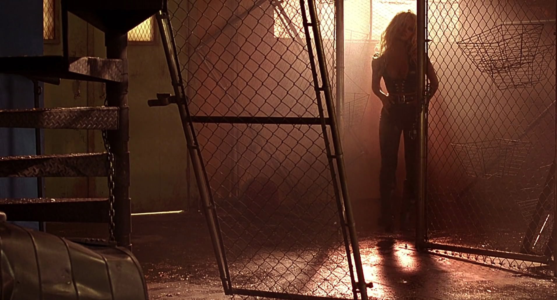 Barb Wire (1996) screencap 8424