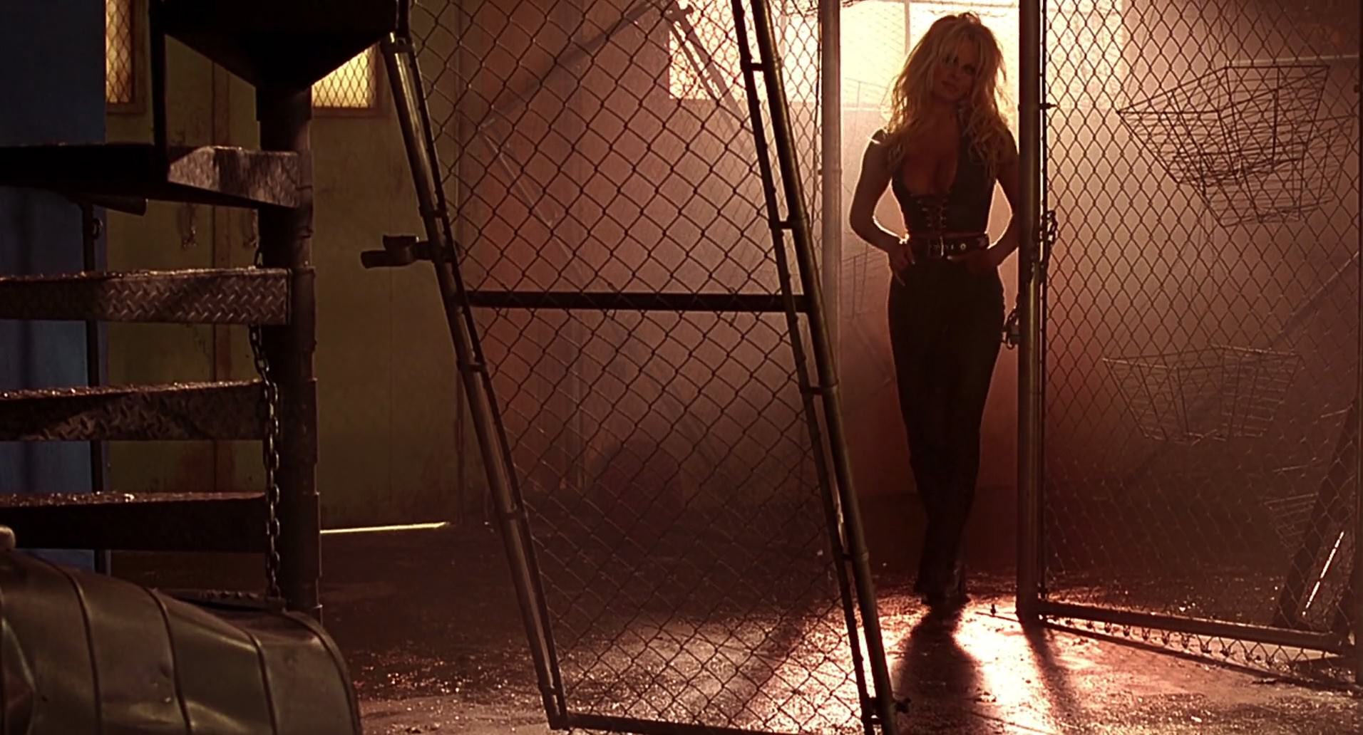 Barb Wire (1996) HD screenshot 8426