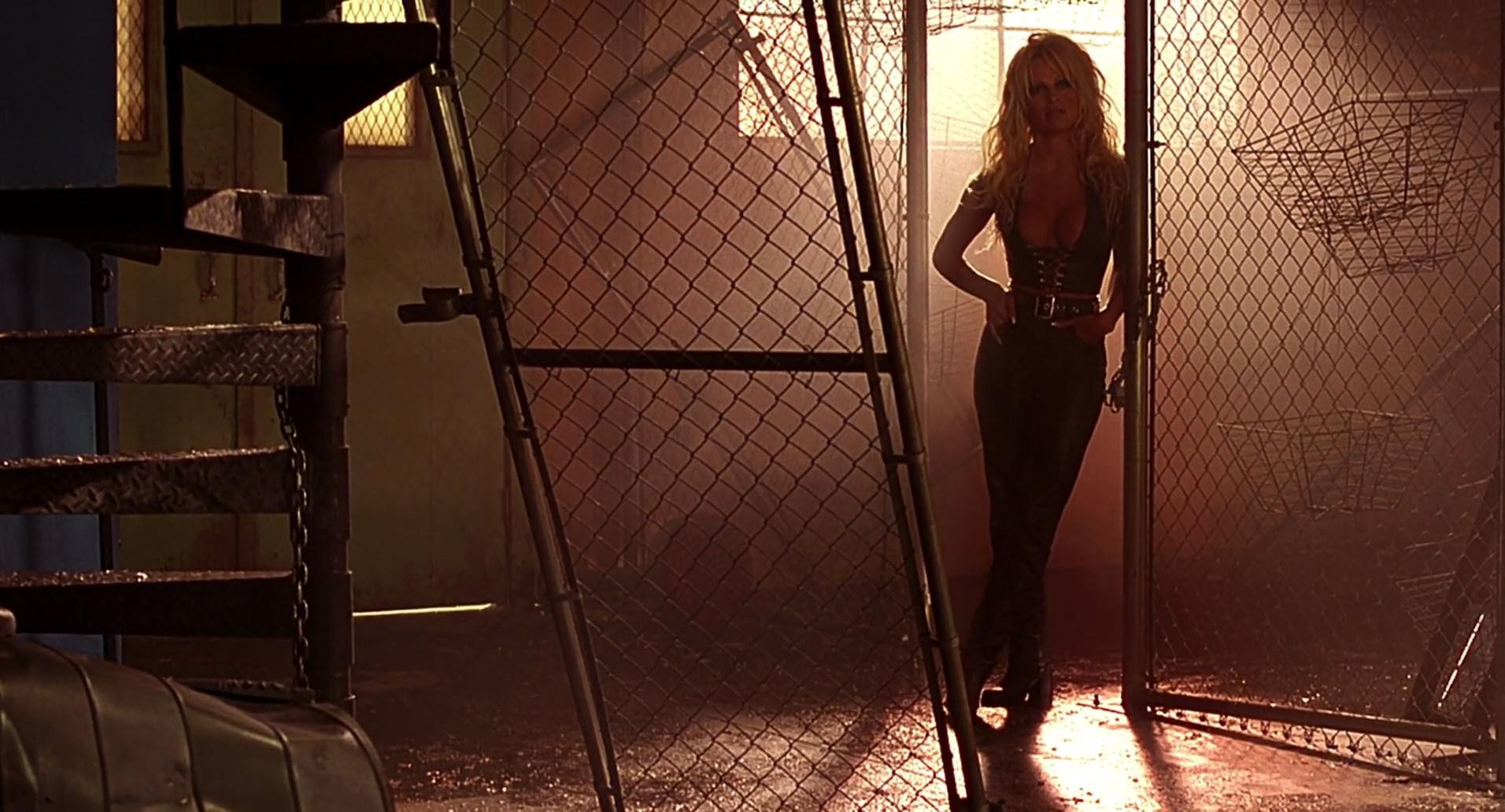 Barb Wire (1996) HD screenshot 8432