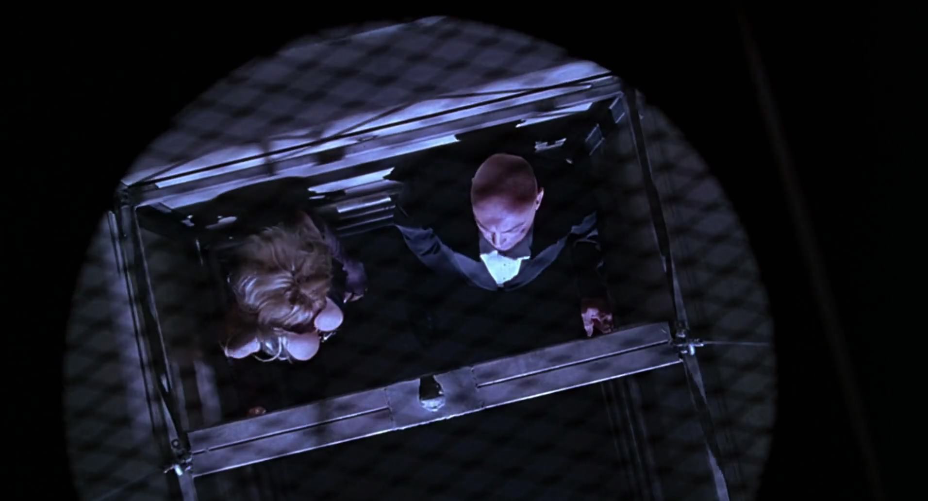 Barb Wire (1996) screencap 8451