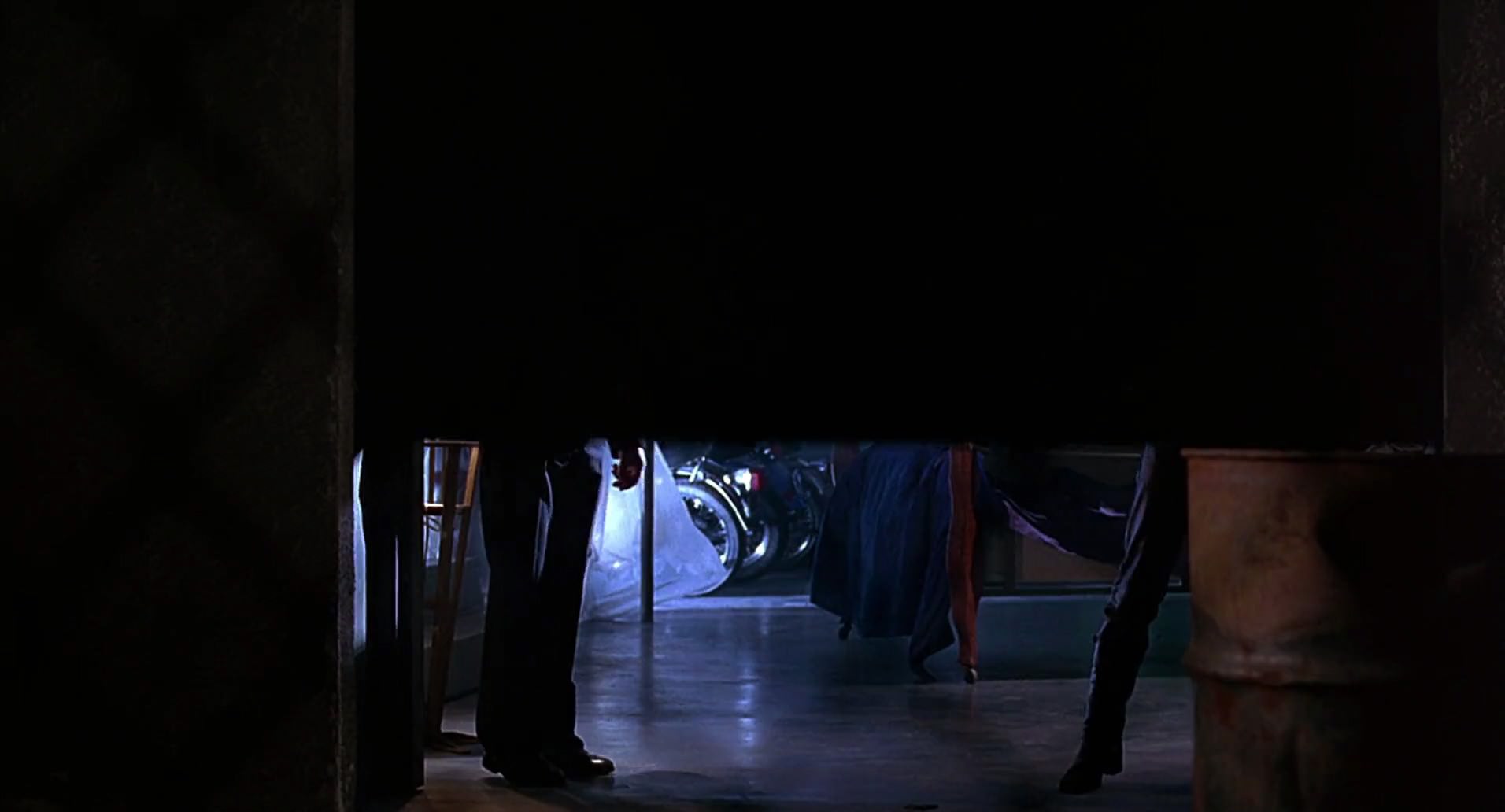 Barb Wire (1996) HD screenshot 8486