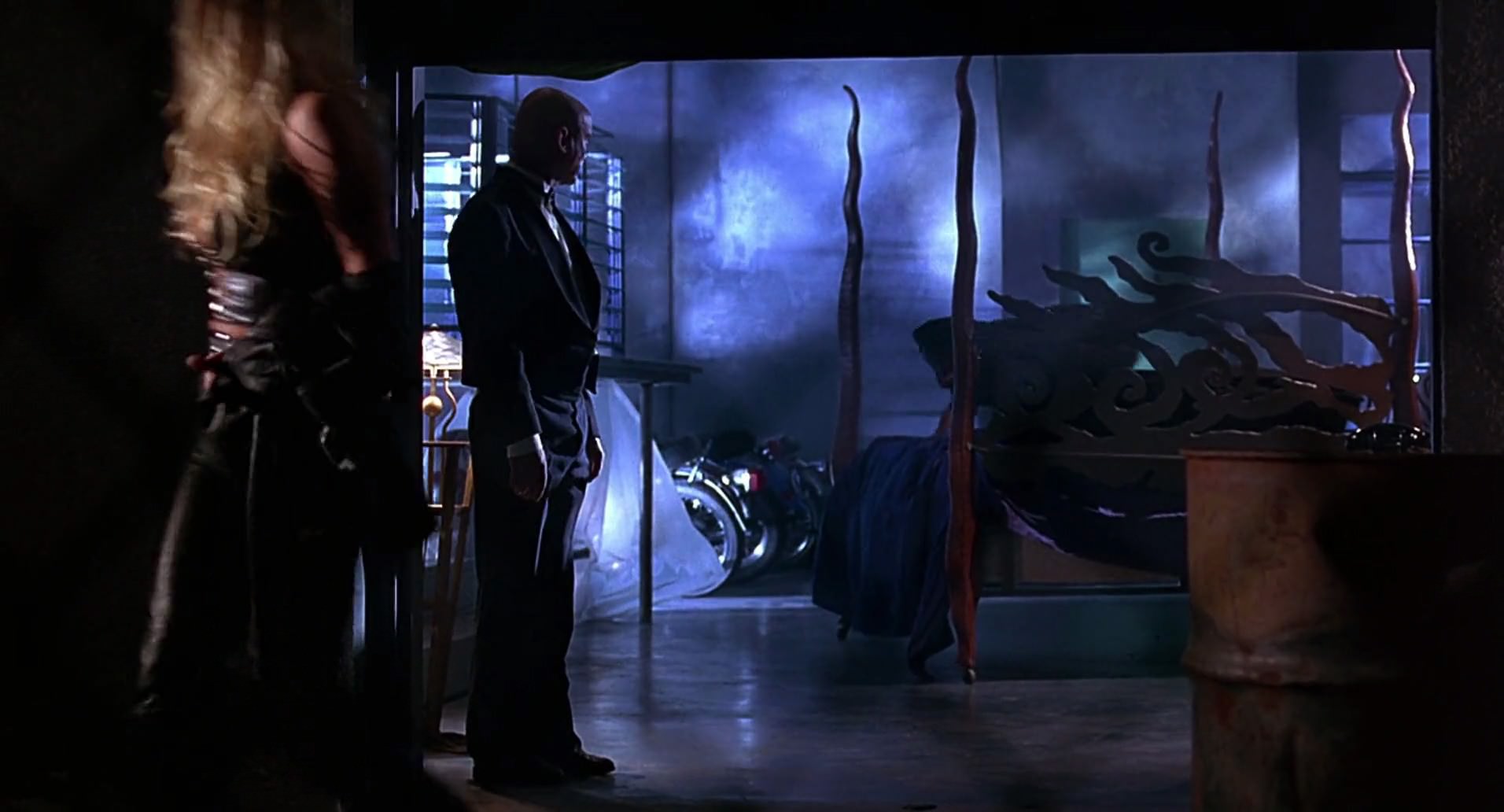 Barb Wire (1996) screencap 8493