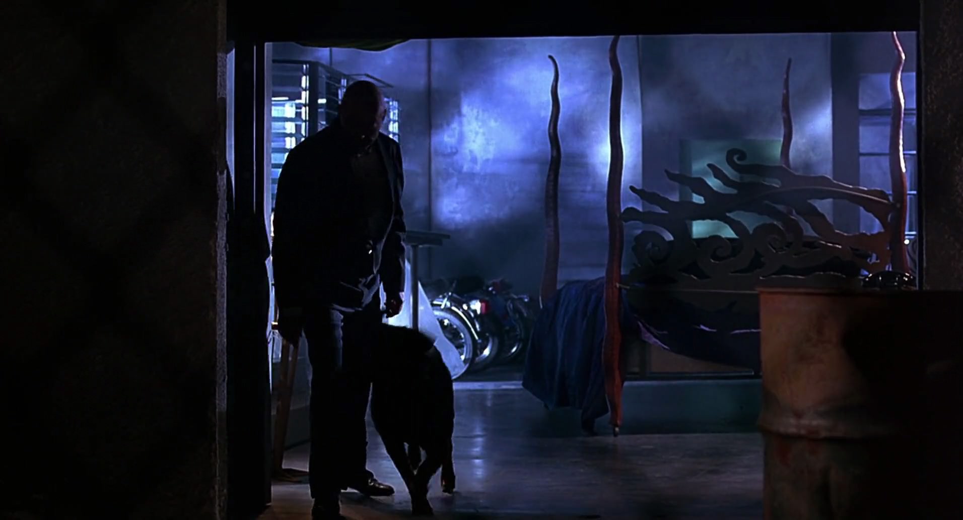Barb Wire (1996) screencap 8496