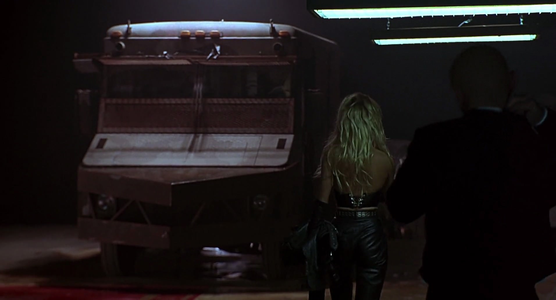 Barb Wire (1996) HD screenshot 8543