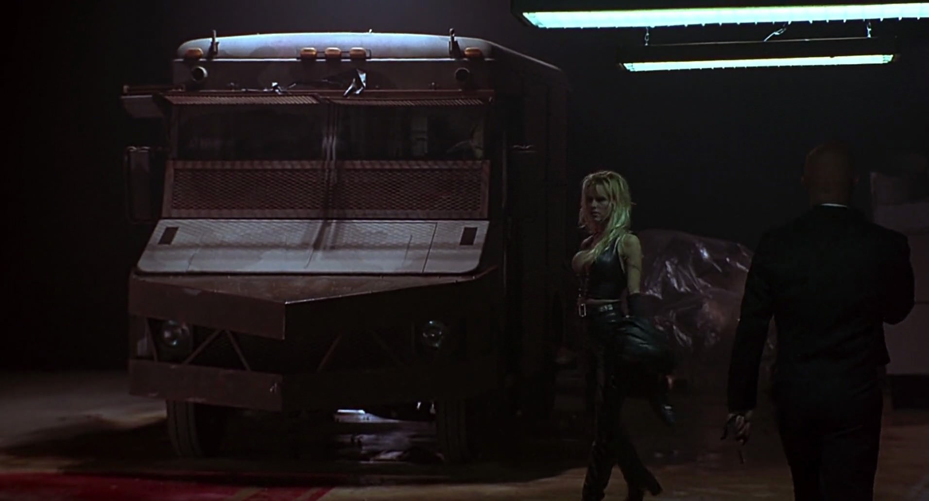 Barb Wire (1996) HD screenshot 8552