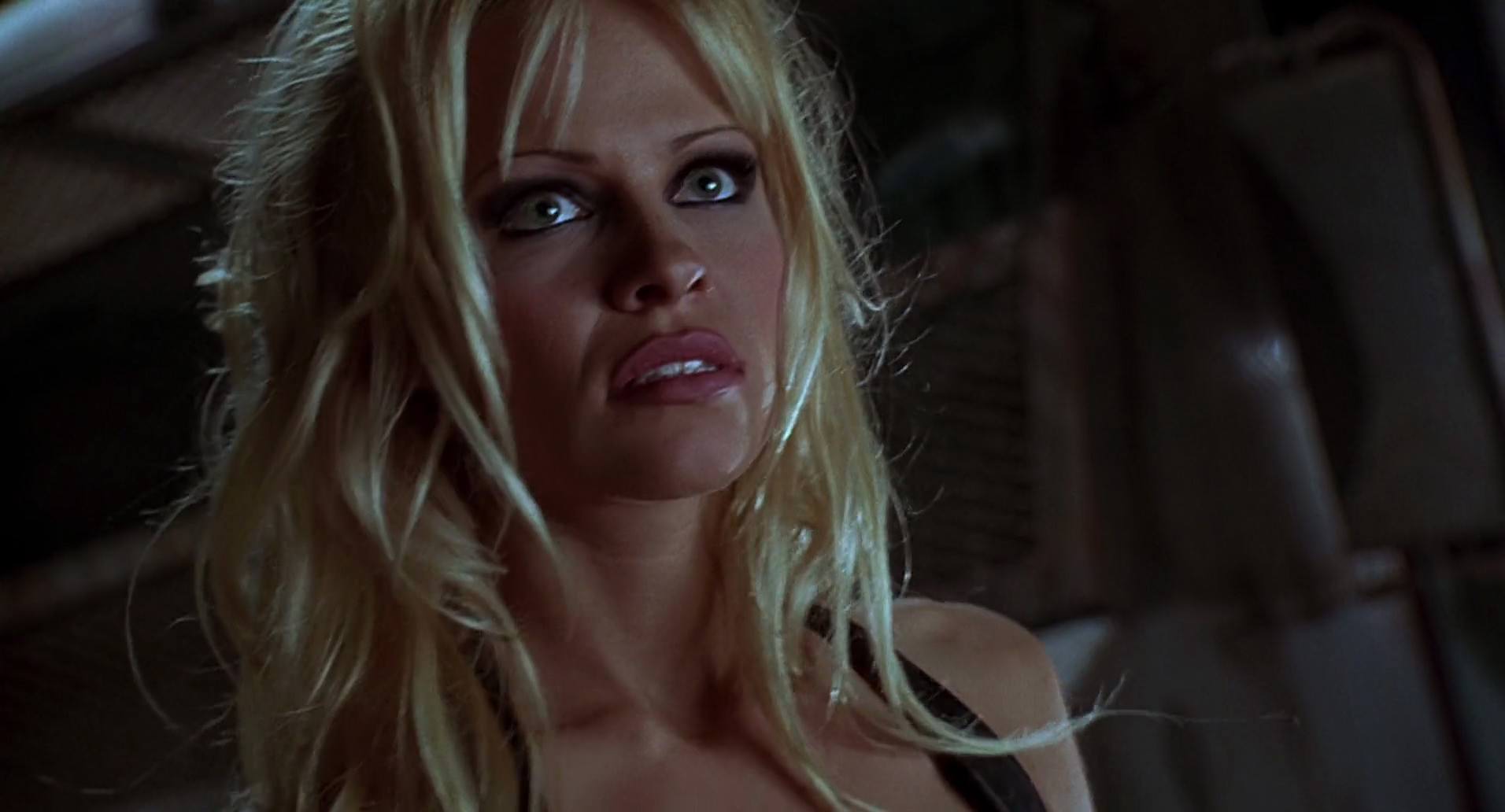 Barb Wire (1996) screencap 8568