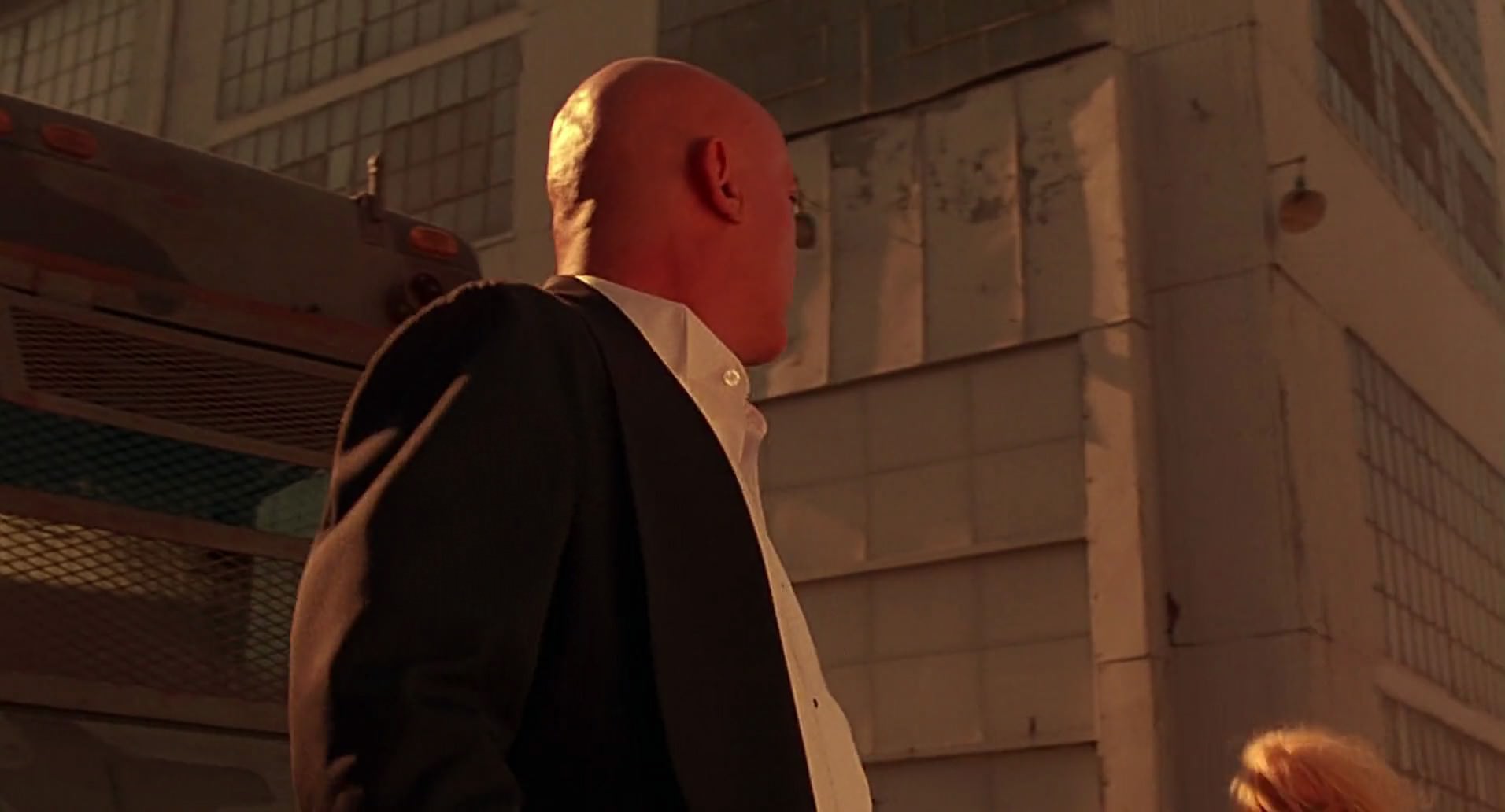Barb Wire (1996) screencap 8589