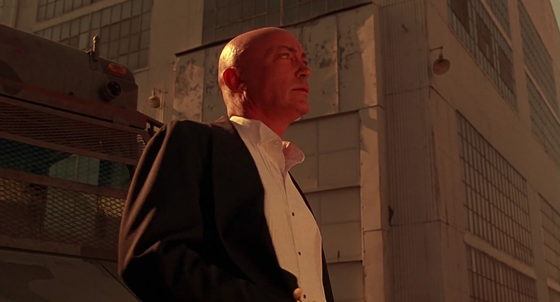 Barb Wire (1996) HD screenshot 8594