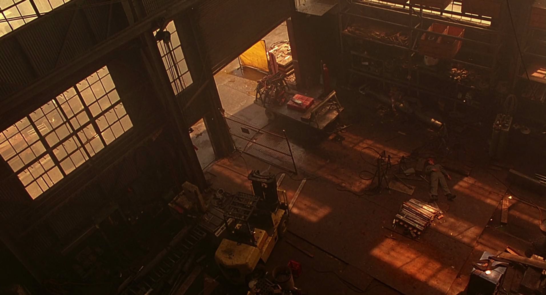 Barb Wire (1996) screencap 8595