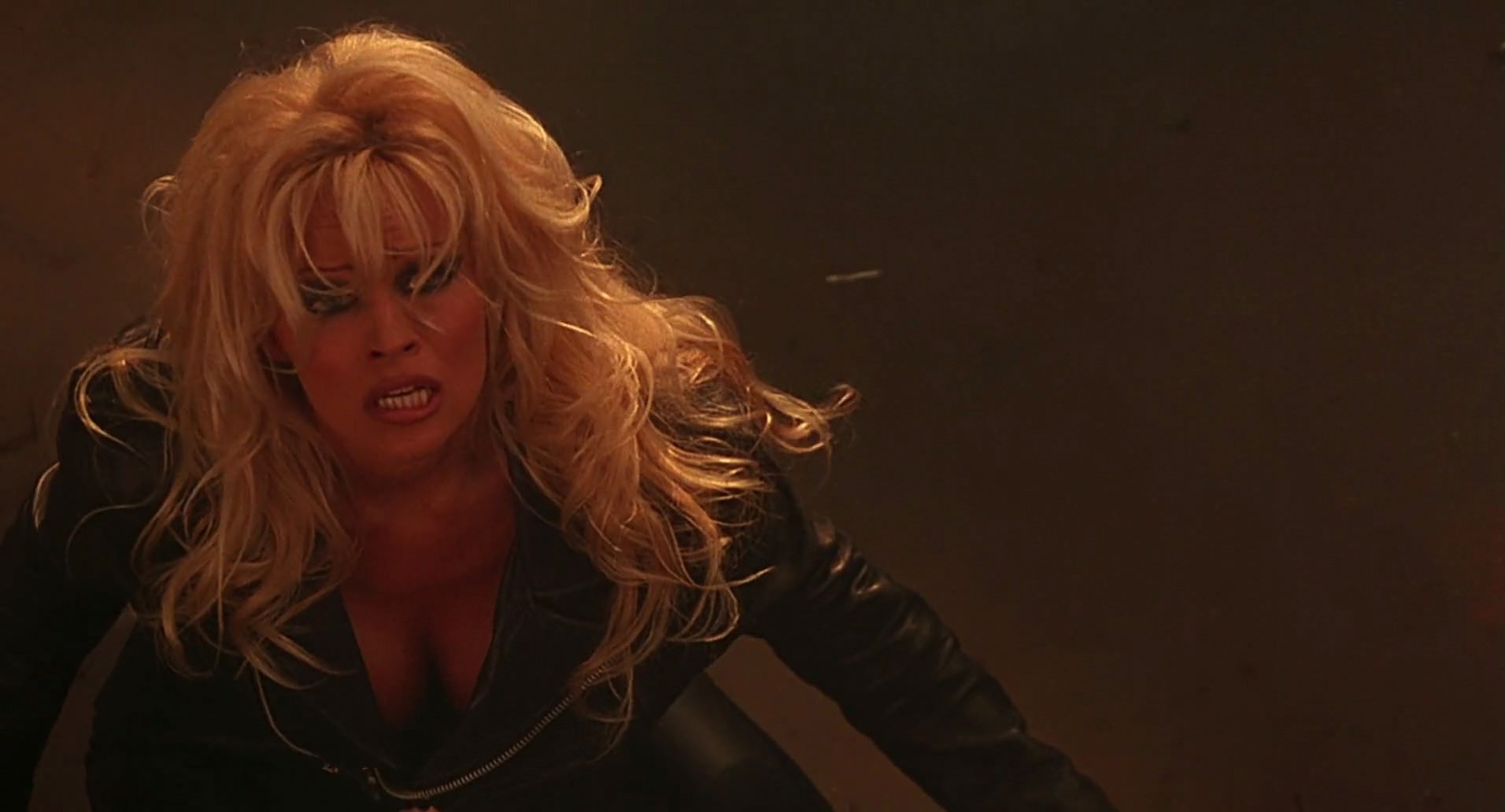Barb Wire (1996) screencap 8628