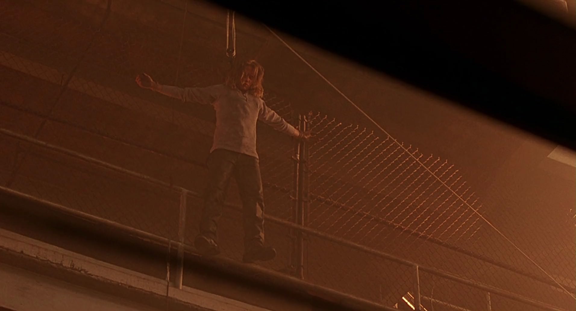 Barb Wire (1996) screencap 8634